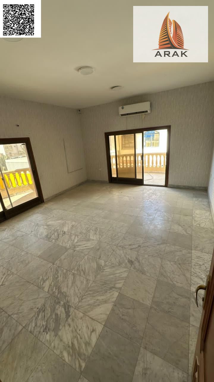 Annual Commercial Villa for Rent in Al Rumaila 1, Ajman, next to Verona Roundabout and directly on the border of Sharjah