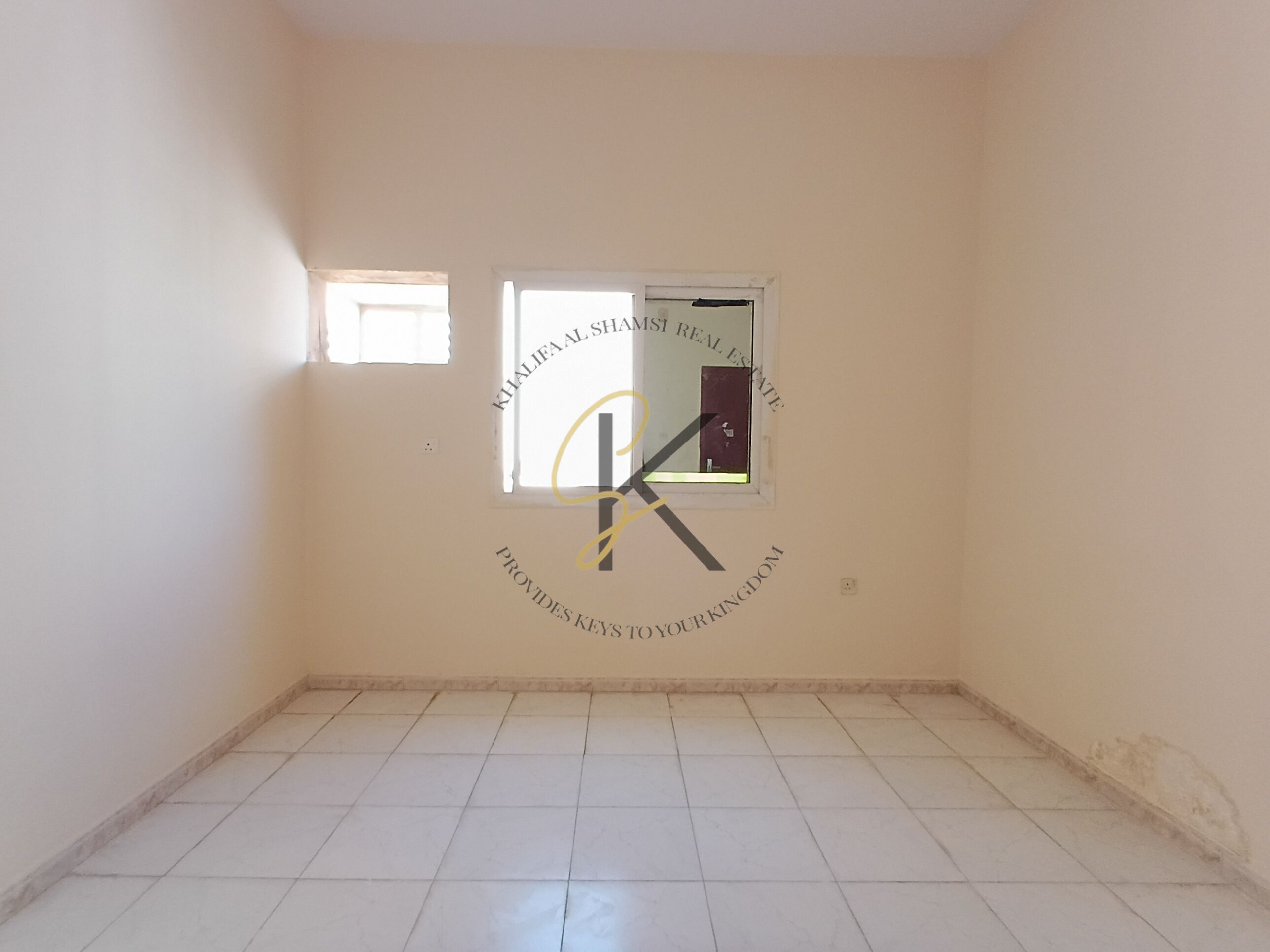 1 BHK Best prime location in muwaliah sharja Full of family building neat and clean room for contact Babar