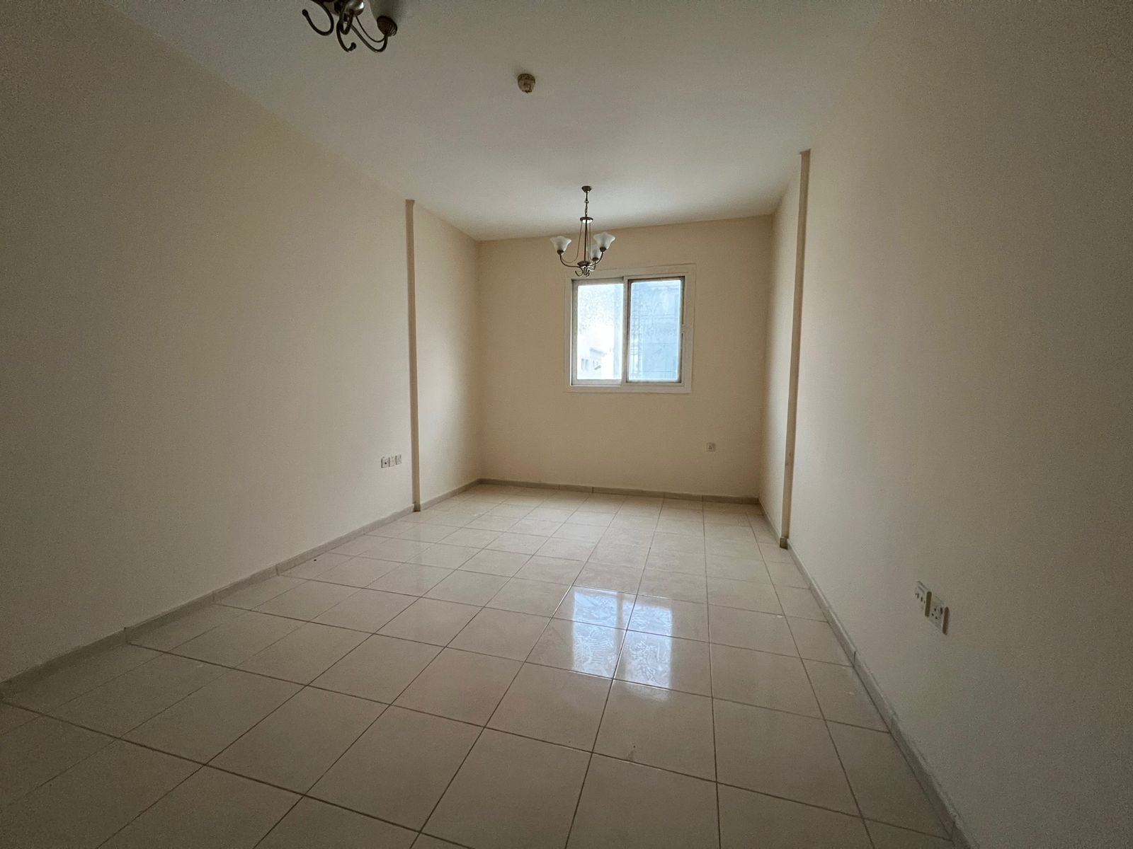 Most Beautiful Apartment in Al Qulayaa – Modern Finishing – Spacious – Central AC – Strategic Location – Great Price