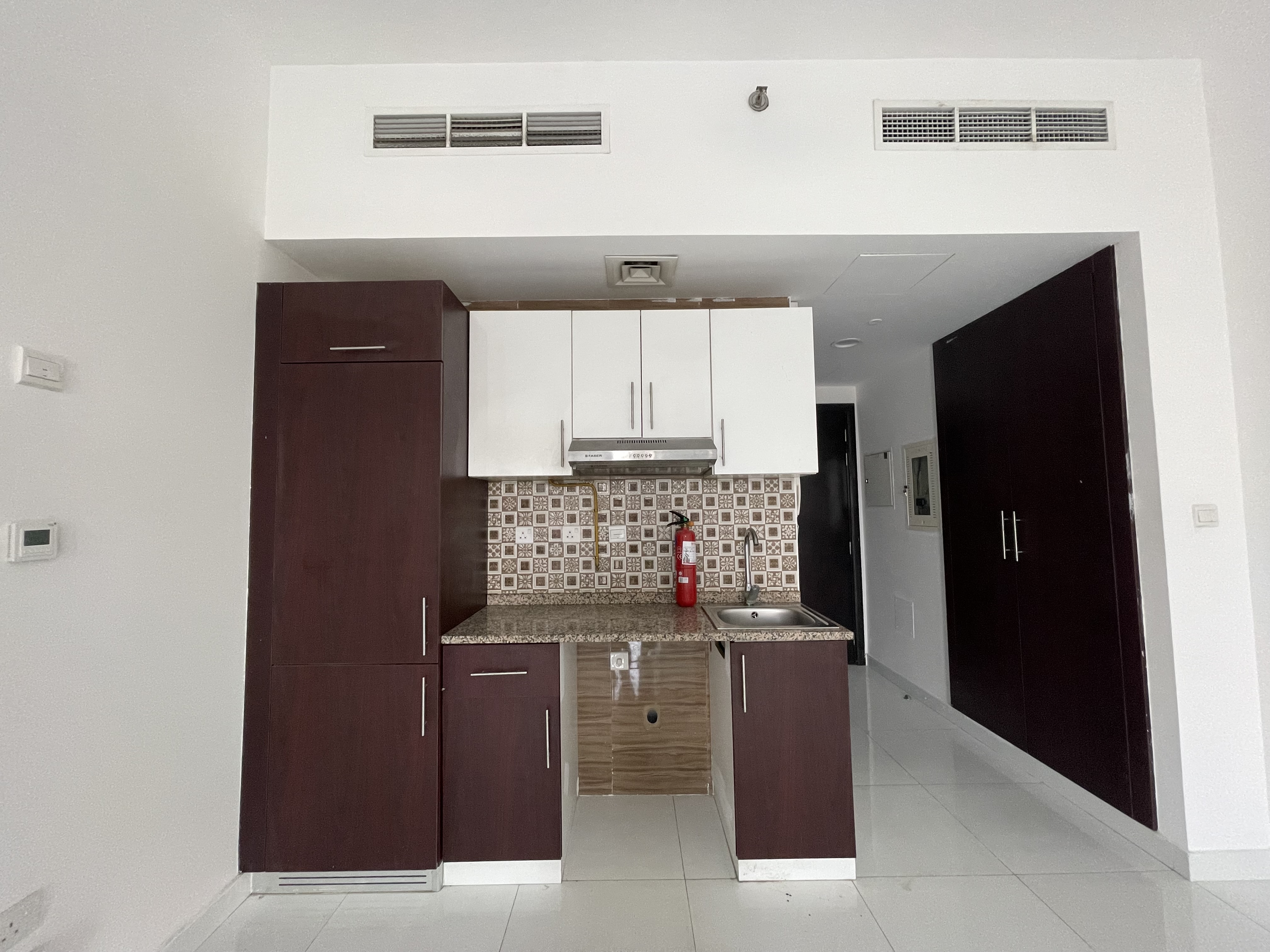 BRIGHT STUDIO WITH BALCONY !! PRIME LOCATION