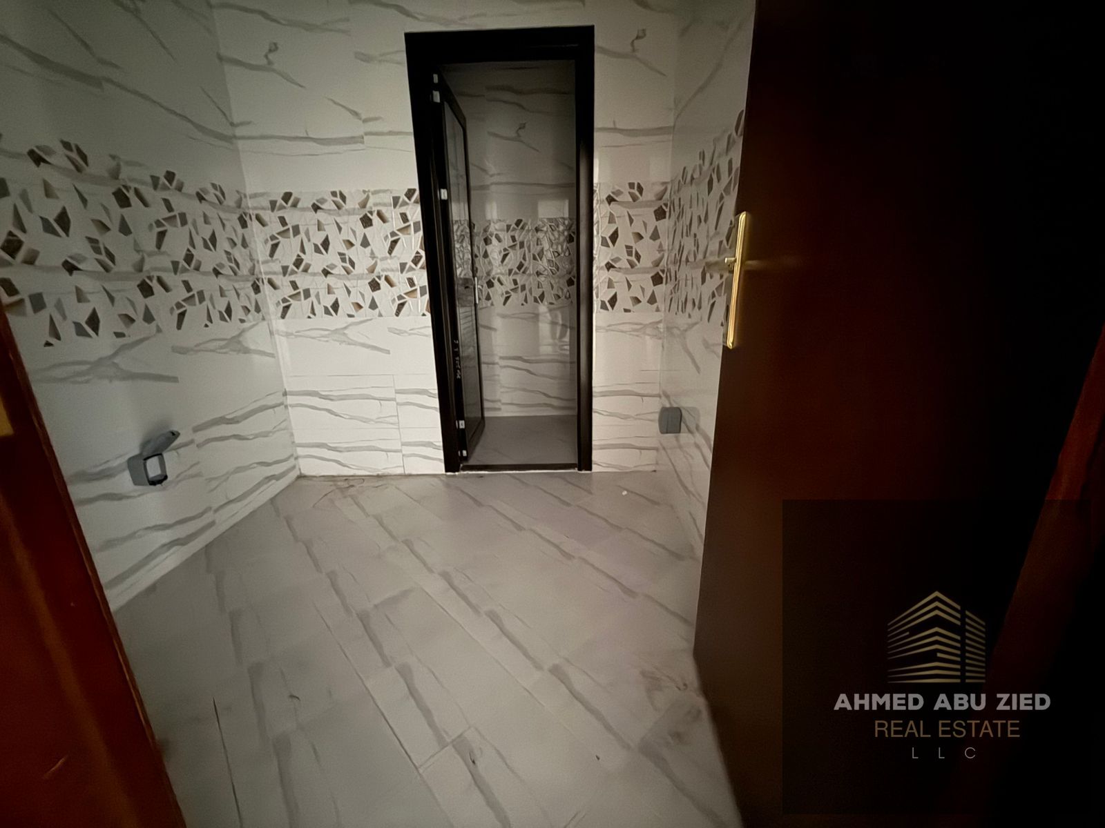 **Largest 3 Bedrooms + Living Room with Maid’s Room for Annual Rent in Ajman Corniche – Al Rumailah, Ajman | 4 Bathrooms | 2 Balconies | Free Parking