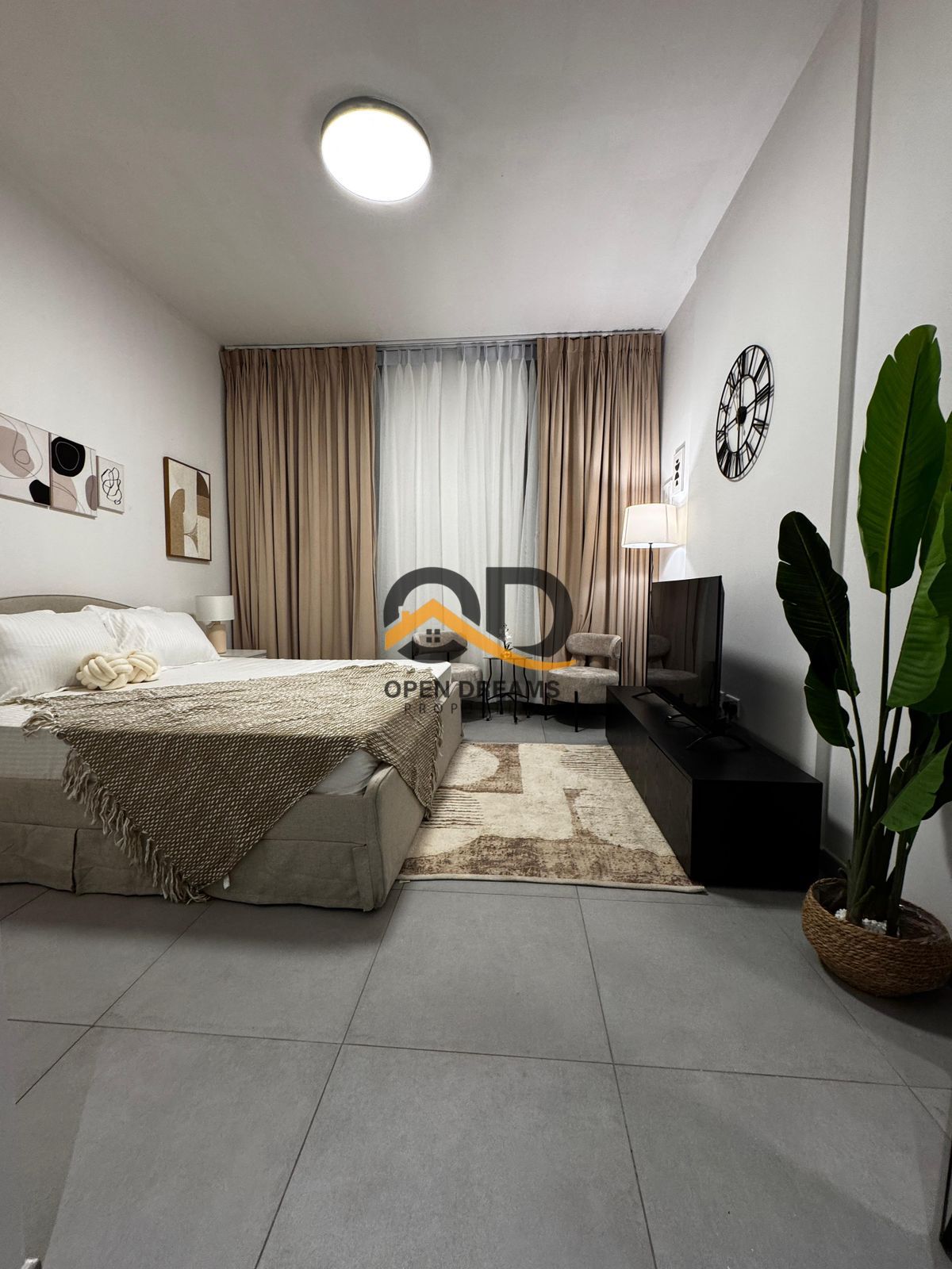 Beautifully Furnished Studio