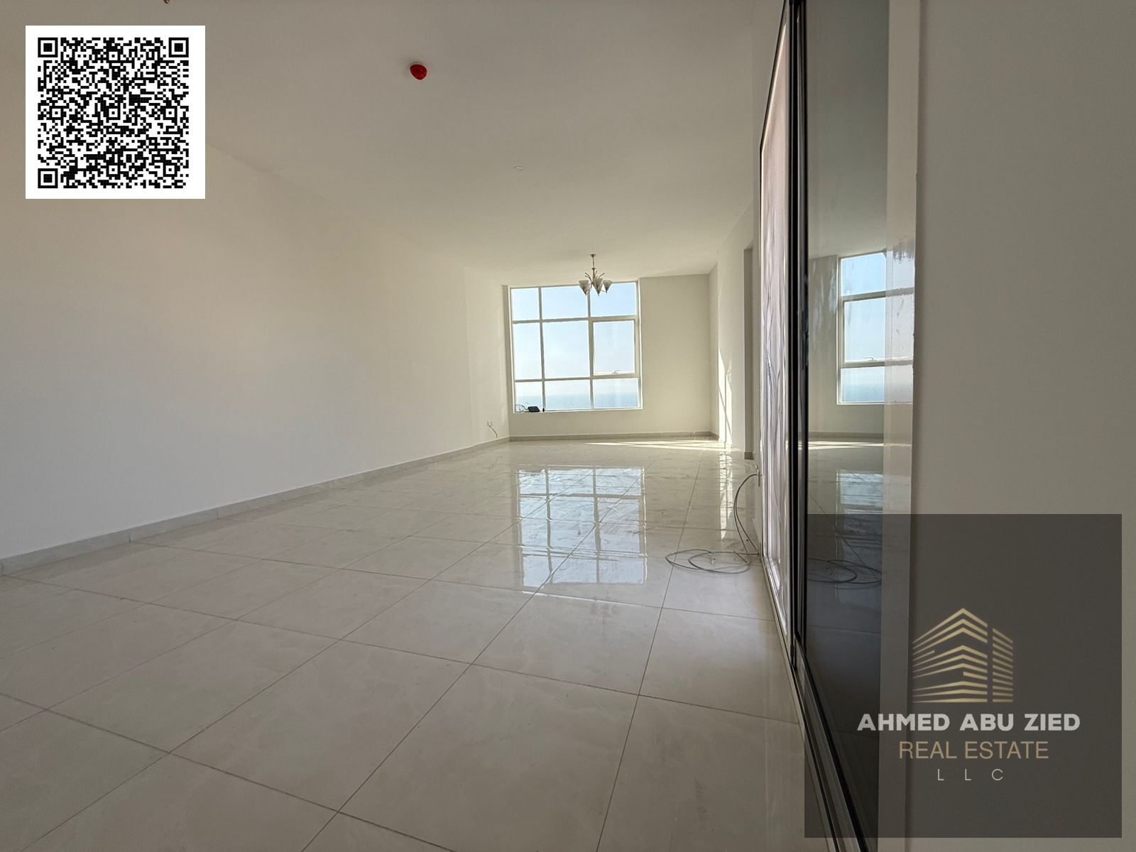 Large 3-bedroom apartment with a living room and maid's room for annual rent in Ajman Corniche - Al Rumaila | 4 bathrooms + 2 balconies + free parking