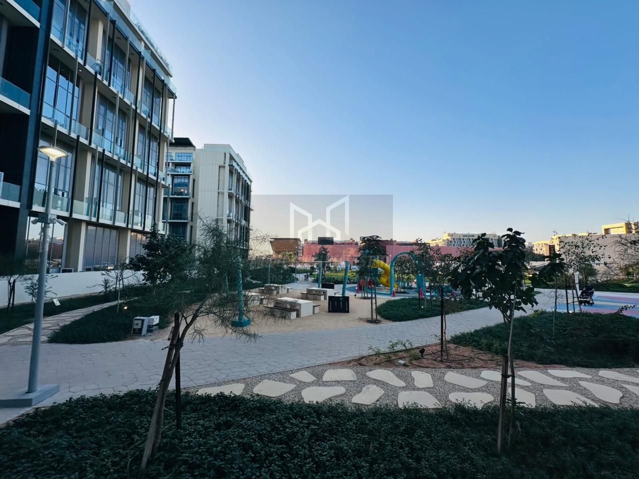 Duplex 2-Bedroom Apartment Balcony Pool & GYM