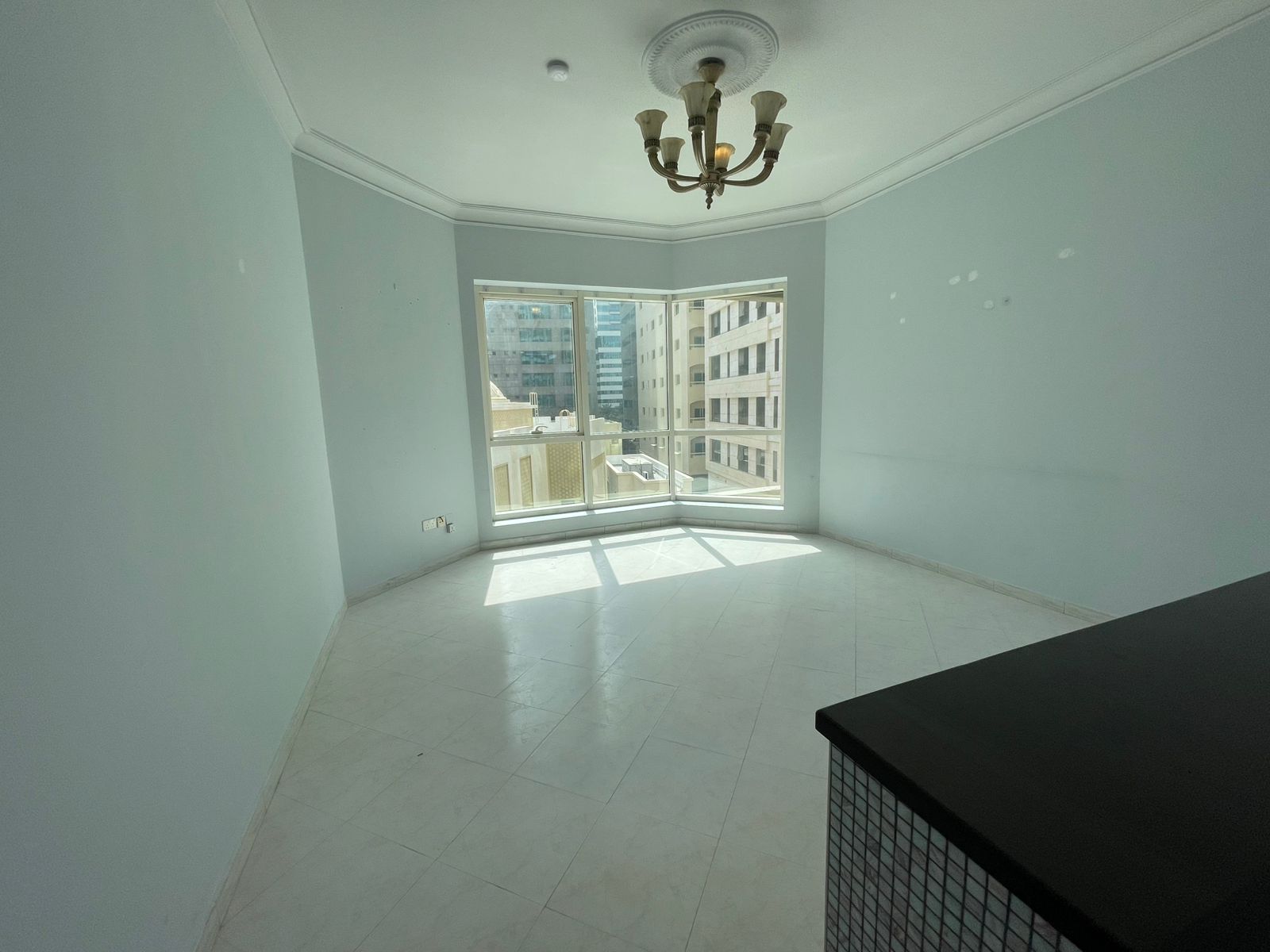 Free AC, gym, pool & kids area | Open view | Large spaces | Prime location | Non-encashable security cheque | Easy access to Dubai