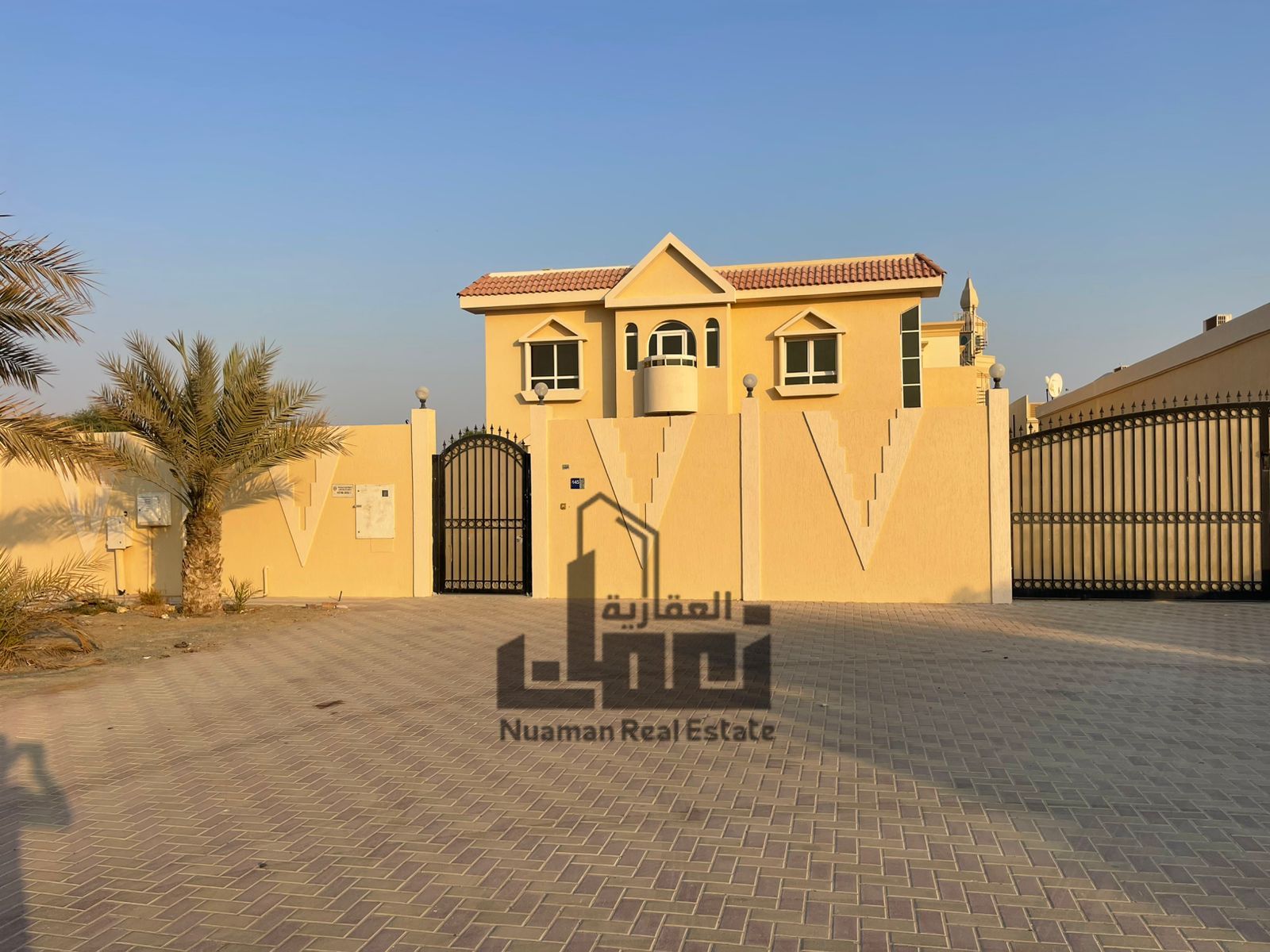 Spacious Corner Villa for Sale in Al Qarayen 4, Sharjah - 17,000 Sq. Ft. Plot Description: Discover this exceptional family villa located in the prest