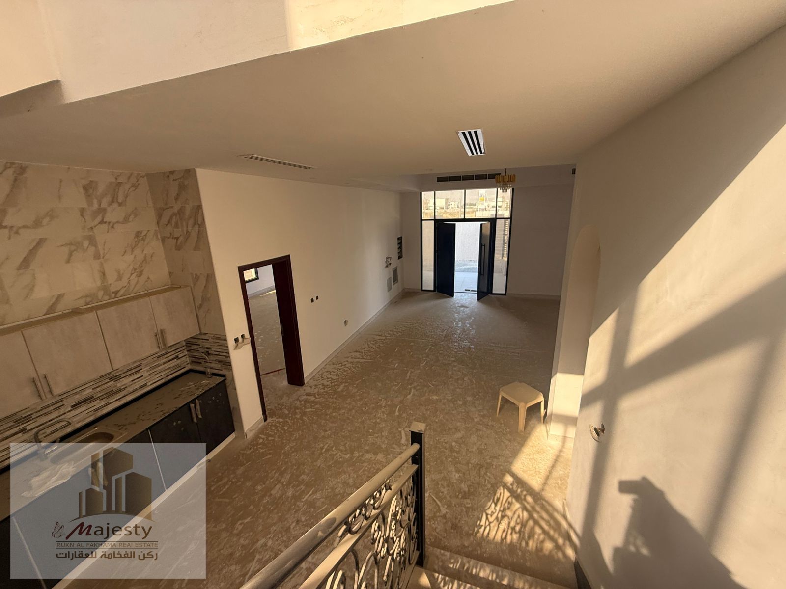 Luxury villa in Al Houshi, Sharjah 10,000 sq ft at a price below the market | Two floors and annex | 5 master bedrooms | Very spacious yard | Prime lo