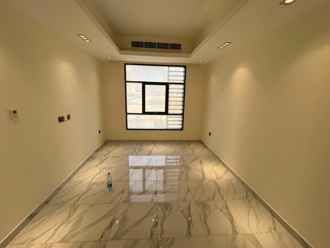 One bedroom and living room, first occupancy, very beautiful panoramic view, serviced area, upscale family accommodation