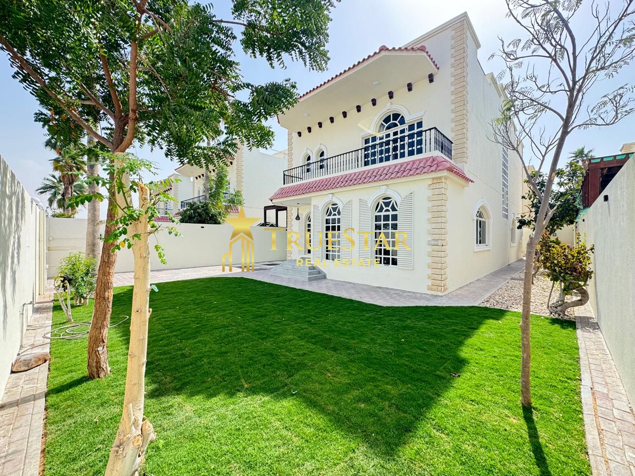 FULLY RENOVATED 4BR+MAIDS+LAUNDRY+STUDY+DRIVER PRIVATE GARDEN INDEPENDENT VILLA