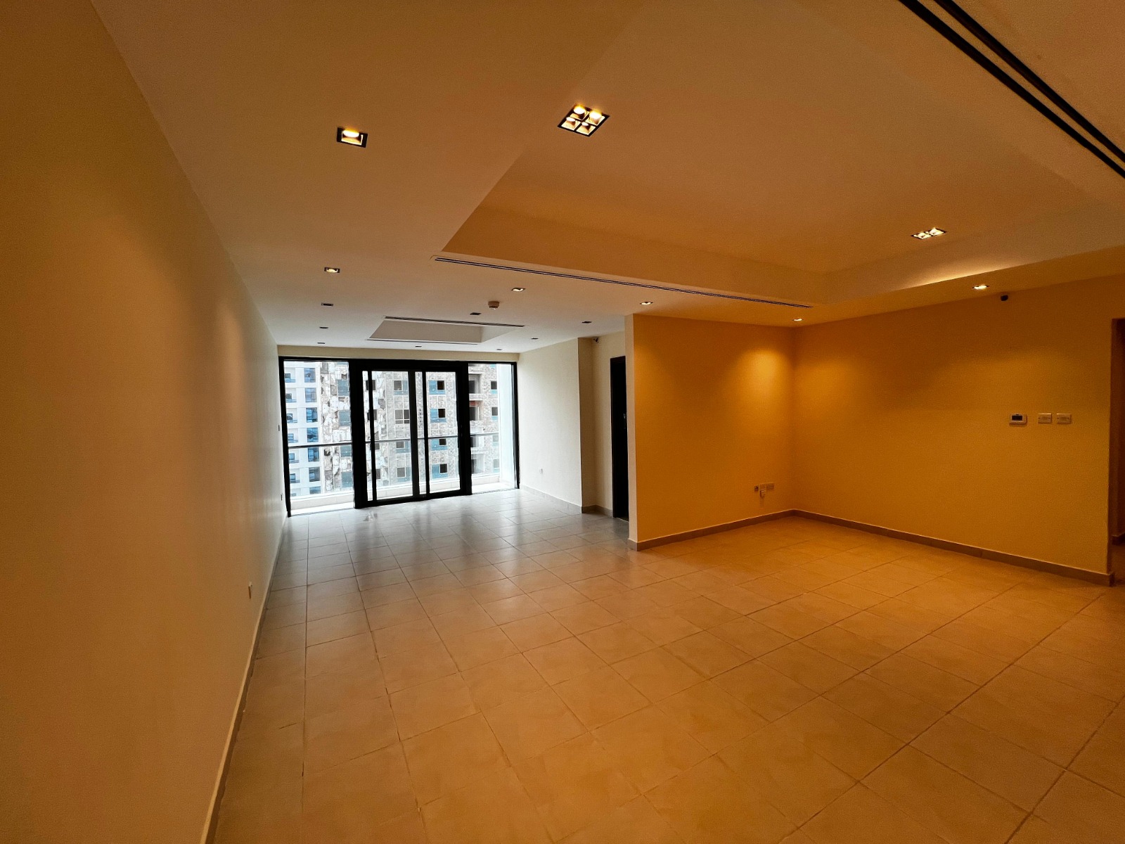 Free parking \ Free AC \ Sea view \ Direct access to Dubai exit \ Gym \ Swimming pool