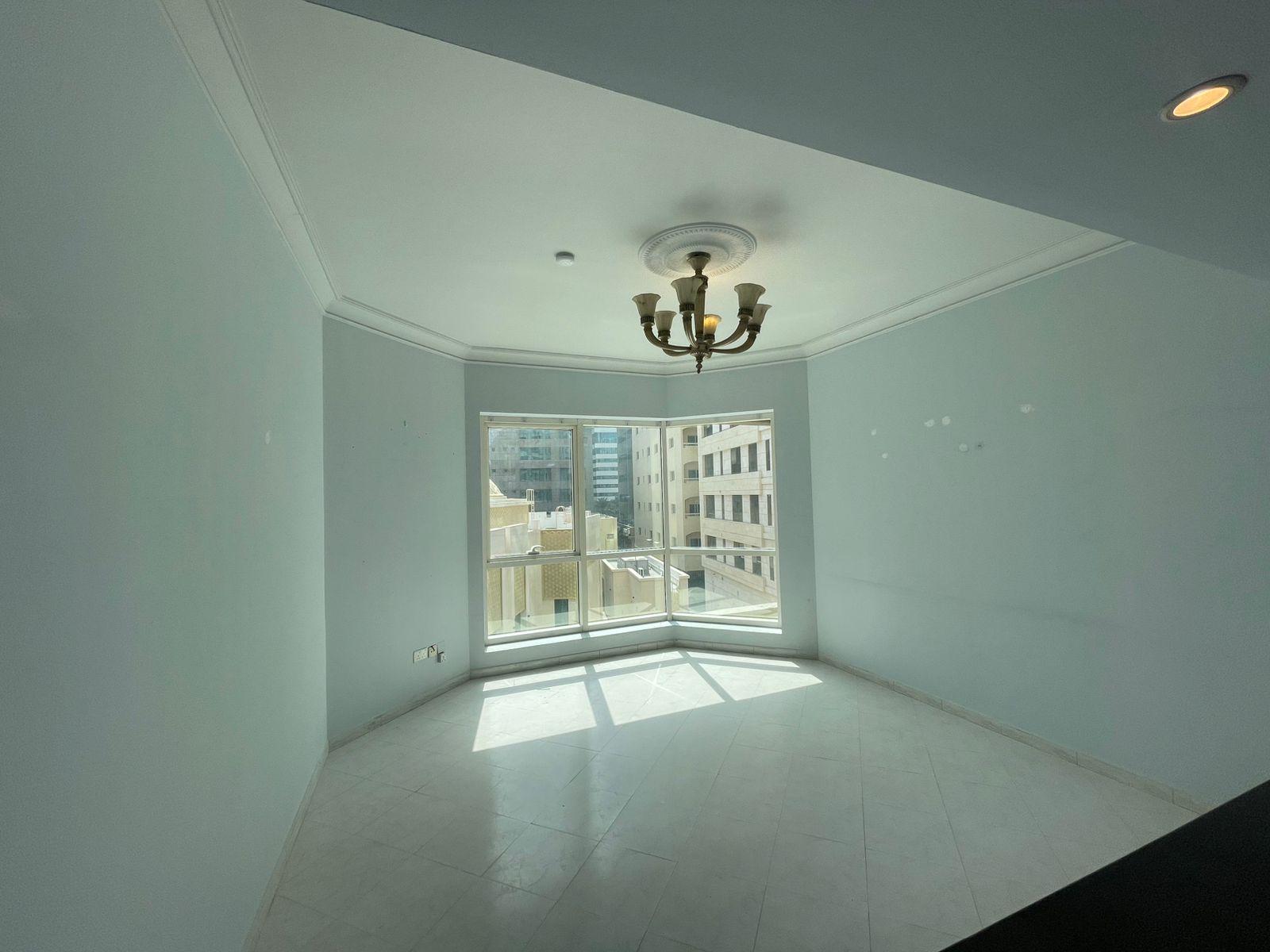 1 Bedroom + Hall – Free AC – Open View – American Kitchen – Built-in Closets – Laundry Room – Family Tower – Free Gym & Pool – Near Dubai Exit