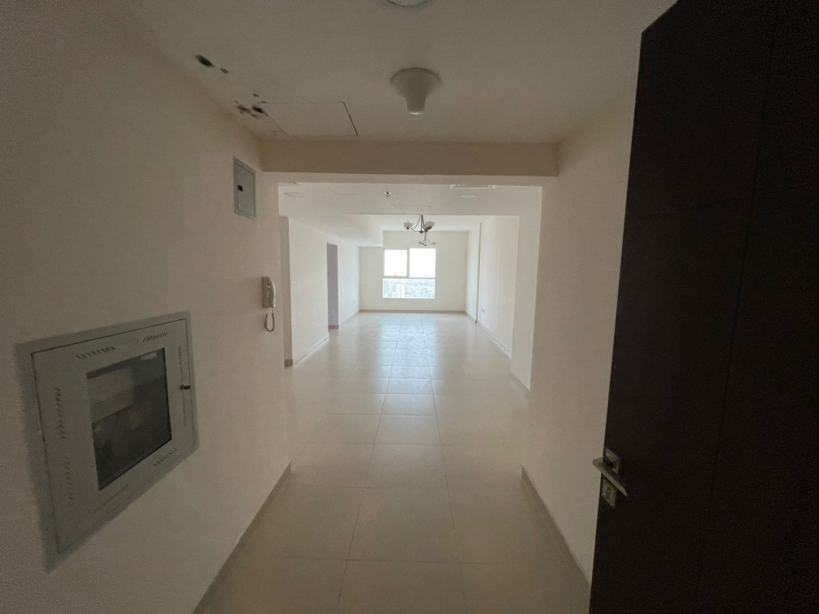 Open view | Free AC, parking, gym & pool | Large spaces | Prime location | Easy access to Dubai