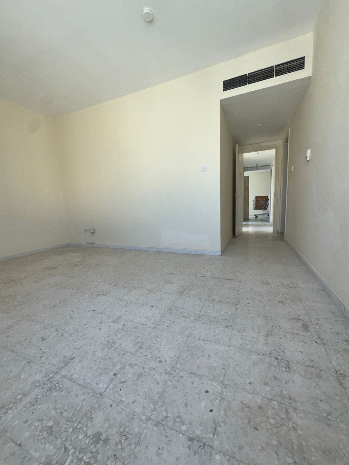 2 bedroom apartment for rent in Al Majaz 2, spacious, 2 bathrooms, AC and electricity on landlord, prime location near Dubai, book now today!!