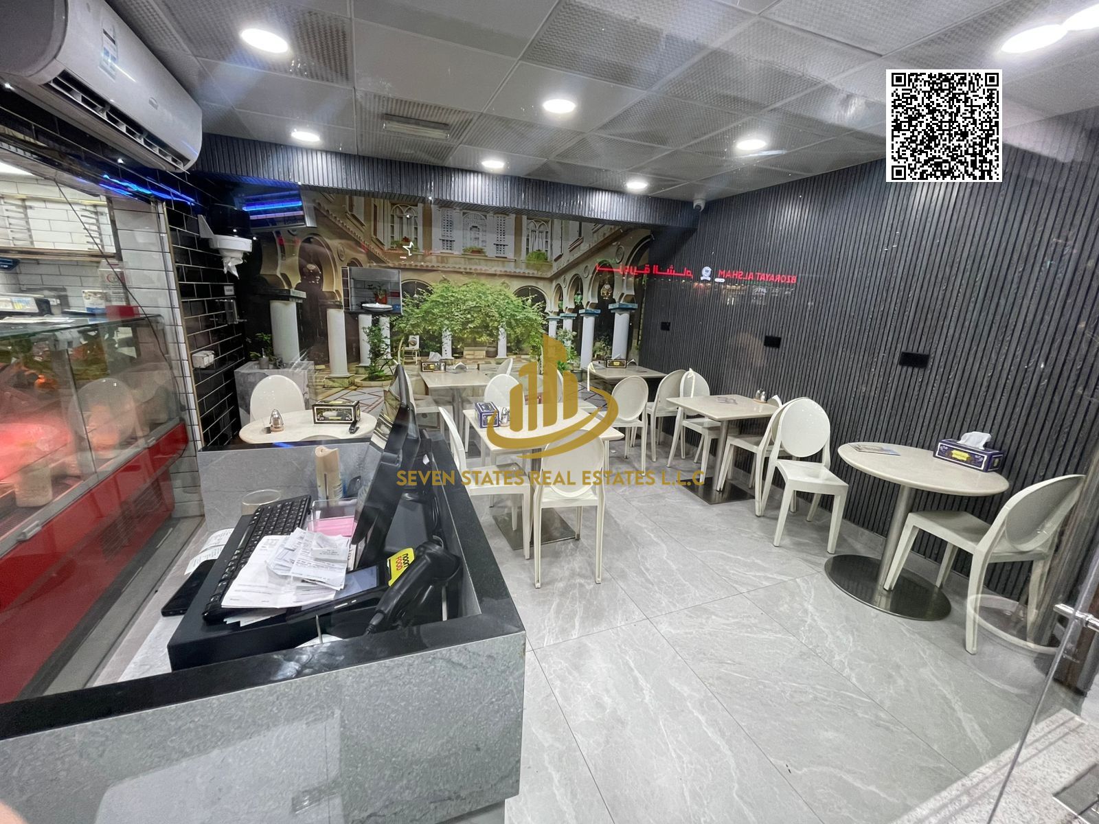 Fully equipped restaurant for transfer in a lively area opposite Grand Mall.