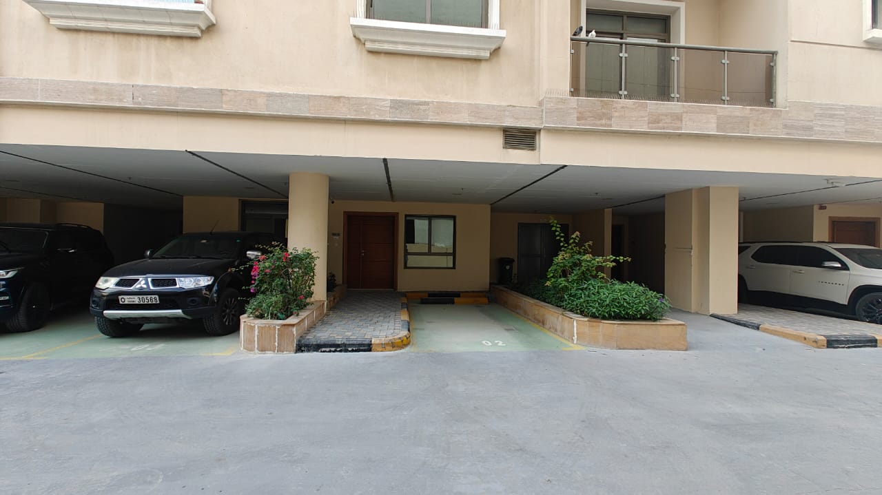 A LARGE SIZE Nice 2 BED/HALL WITH MAID ROOM DUPLEX VILLA available for Rent in JVC • Rent 135K