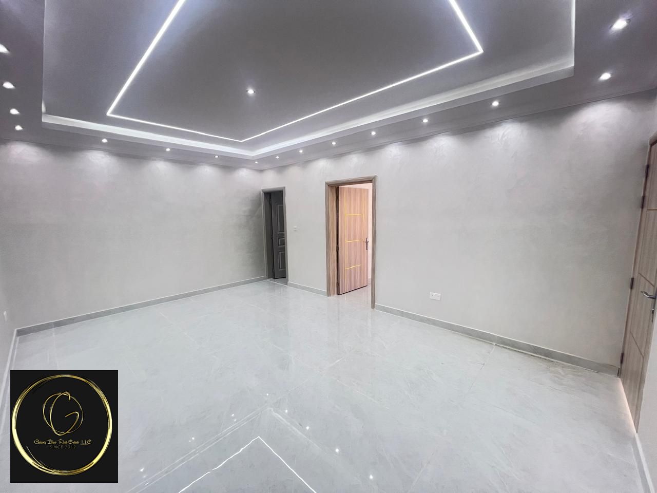 BRAND NEW 2 BEDROOM HALL APARTMENT WITH SEPARATE ENTRANCE