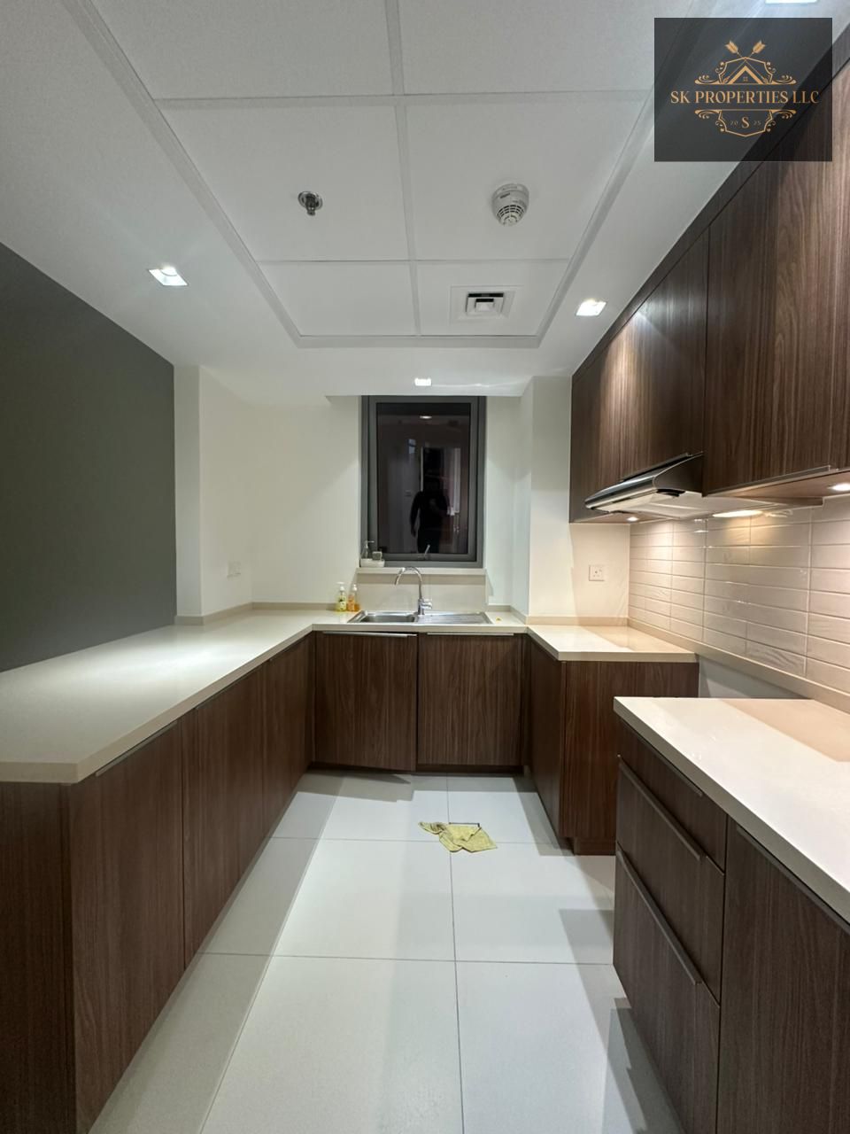 Spacious Apartment | Ready to Move | Closed Kitchen