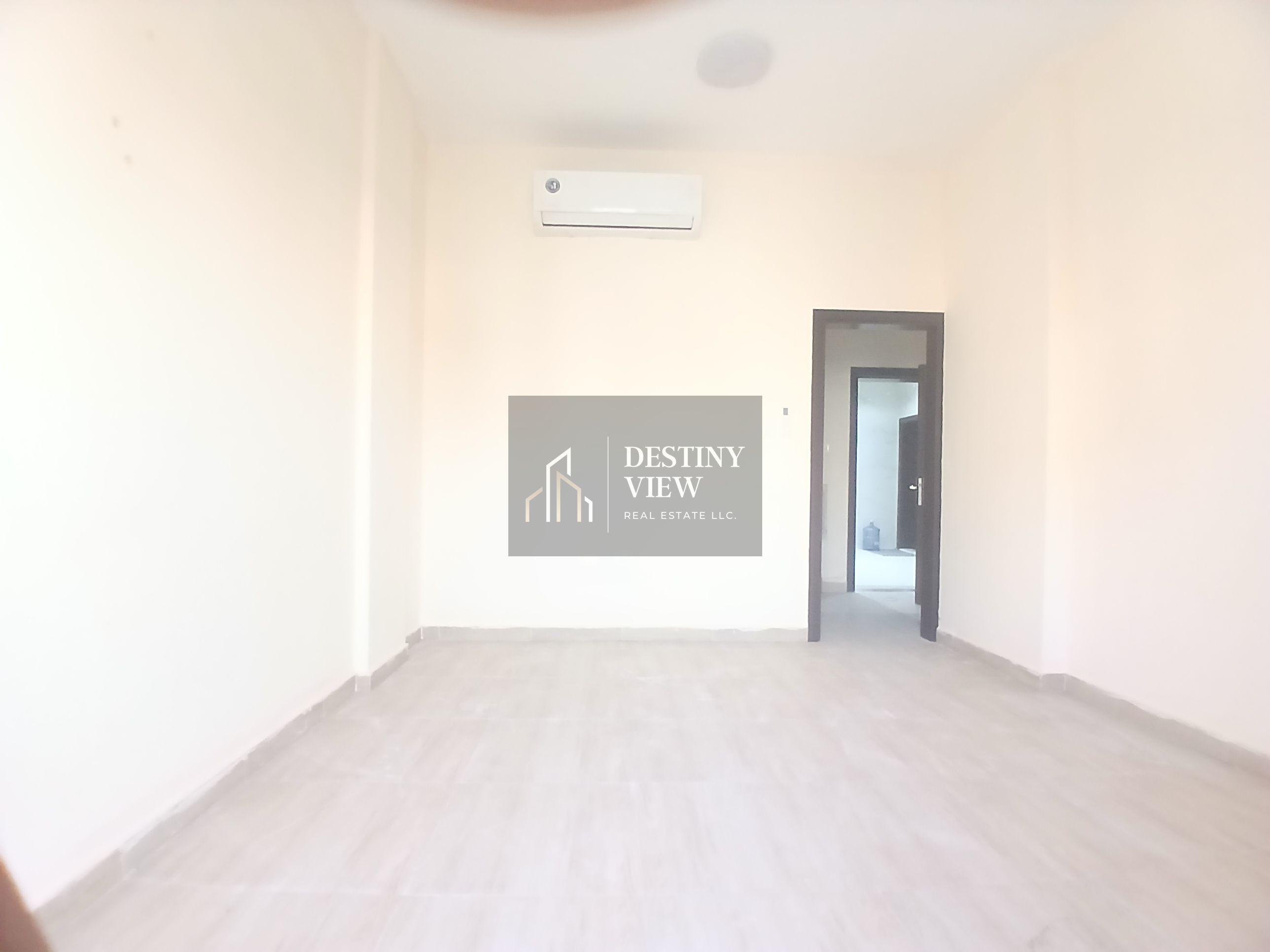Like brand new lavish 1bhk apartment fully family Building with balcony 2bahts