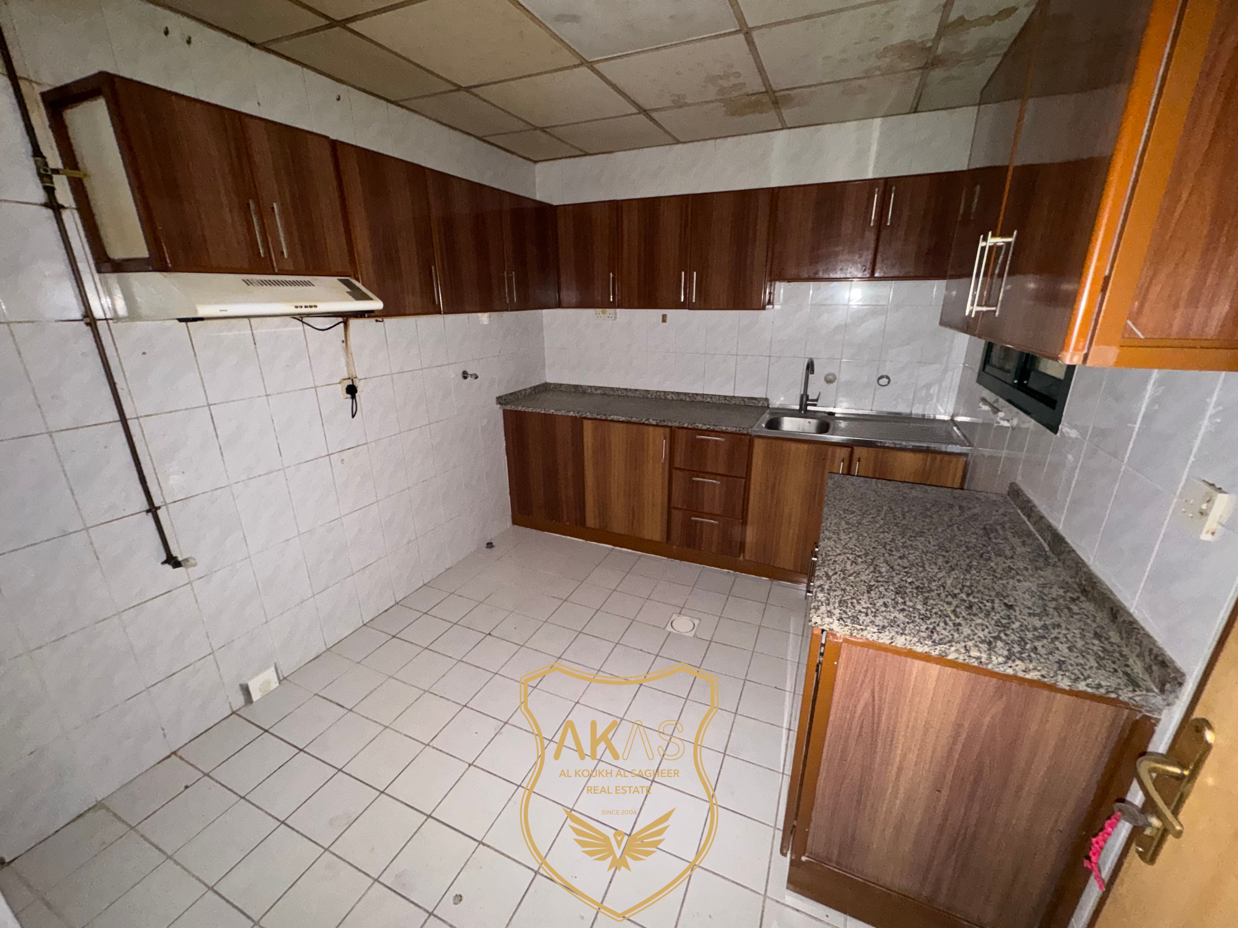 Spacious 3 BHK Family Apartment in Matha with Balcony & Maid Room