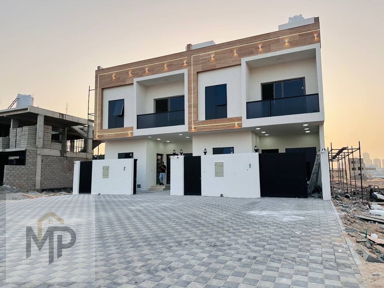 Corner Villa in a Prime Location with a Large Setback - Price IncludesRegistration Fees