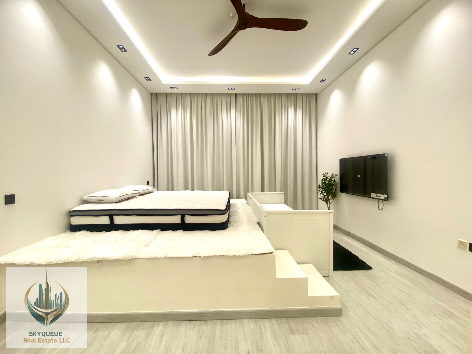 Fully Renovated | Multiple Cheques | Luxury Furnished & Spacious