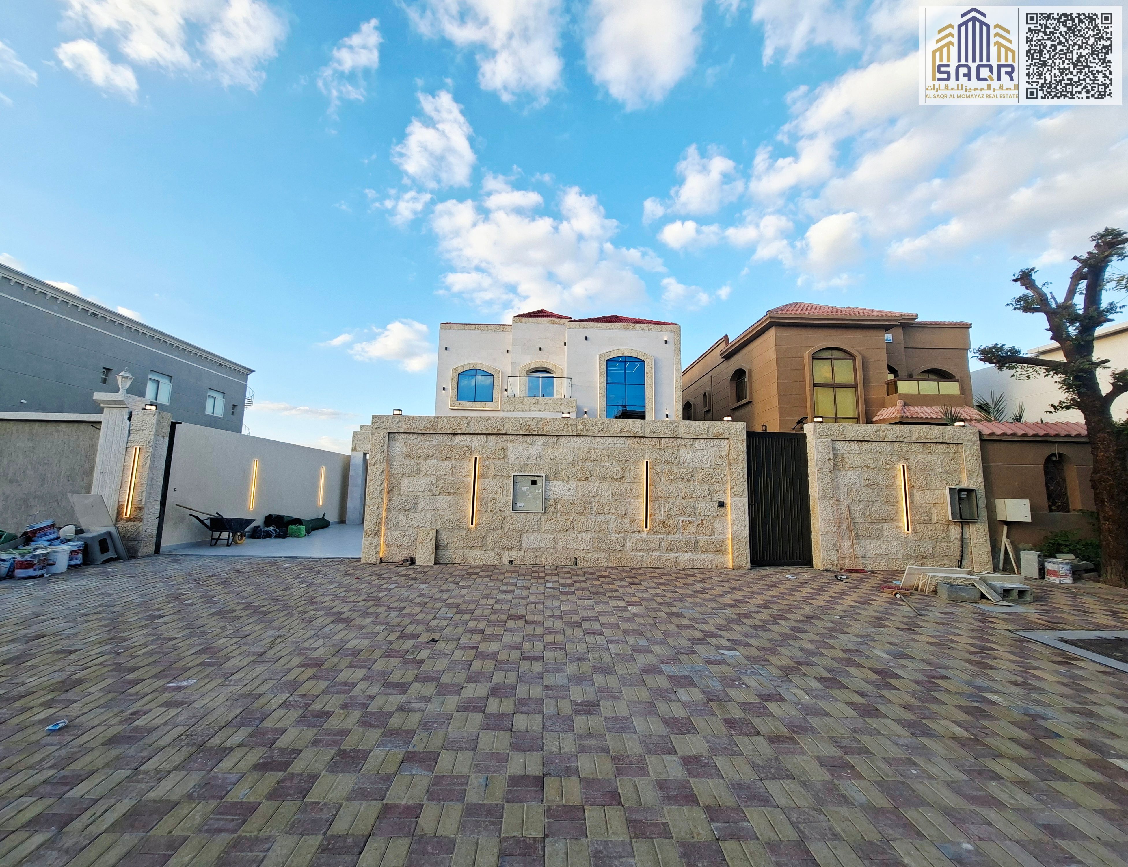 Deluxe villa including water, electricity, and air conditioning / Freehold ownership for all nationalities / Prime location