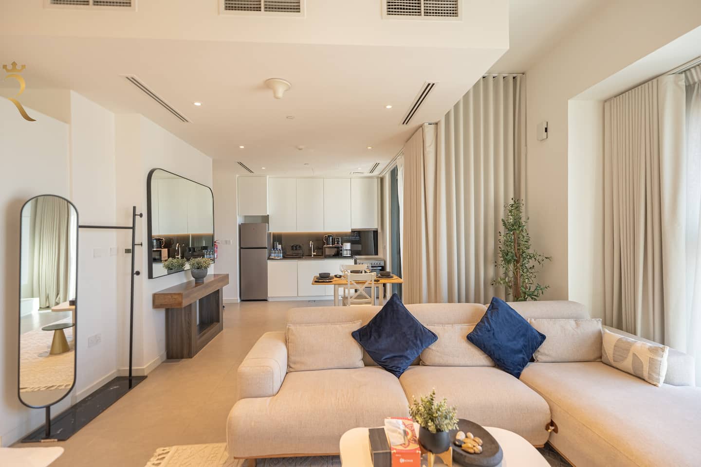 Stylish Studio Retreat | Pixel 3 Balcony Escape