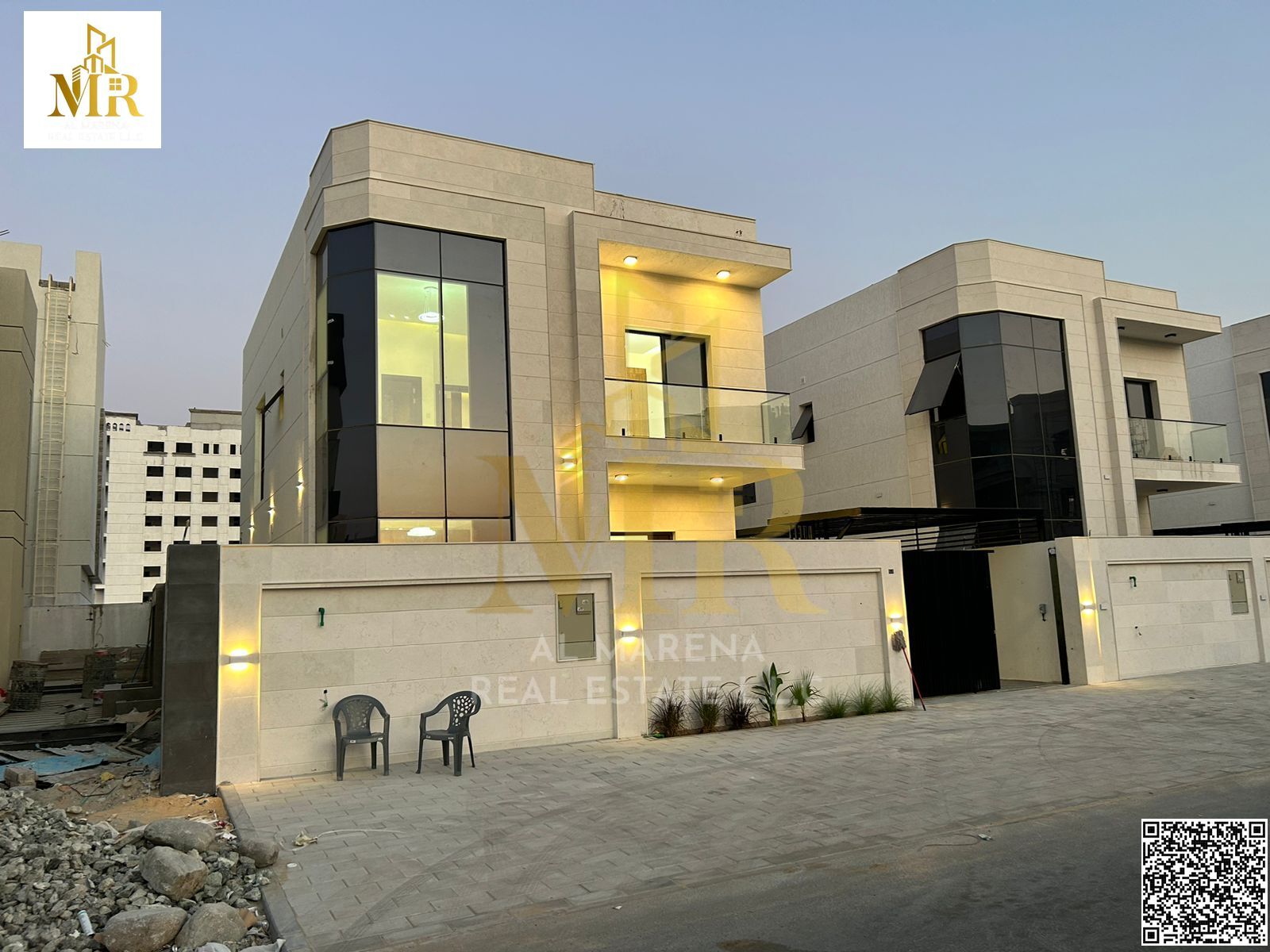 Villa for sale in Ajman, corner lot, excellent location, freehold ownership for life, available to all nationalities with bank financing options. A gr