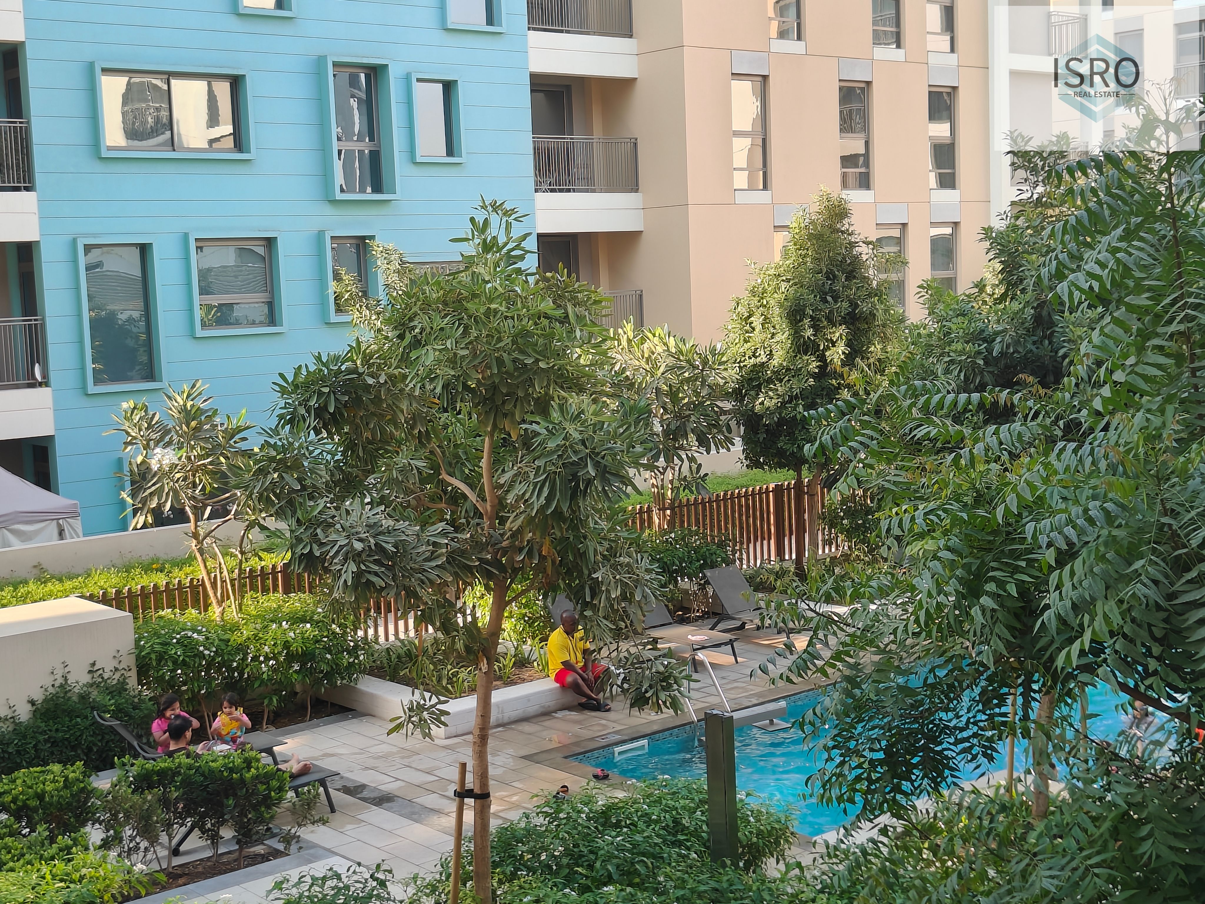 1BD-poll view||L shaped kitchen||next to mall