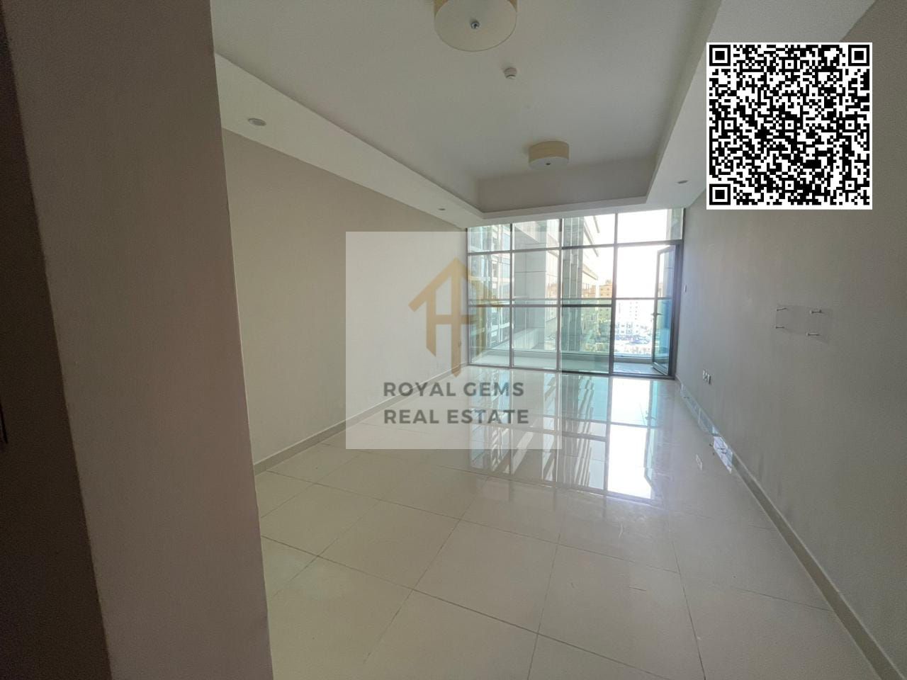 Luxury apartments in Ajman with modern designs, super deluxe finishes, and spacious living areas, in Gulf Towers, with parking, gym, pool