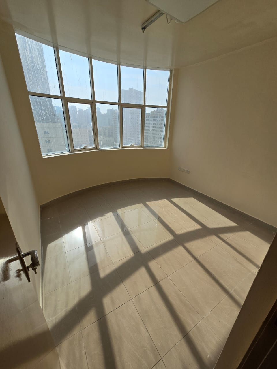 A golden opportunity for annual rent in one of the best residential areas that combines tranquility and vitality at the same time. A distinctive apart