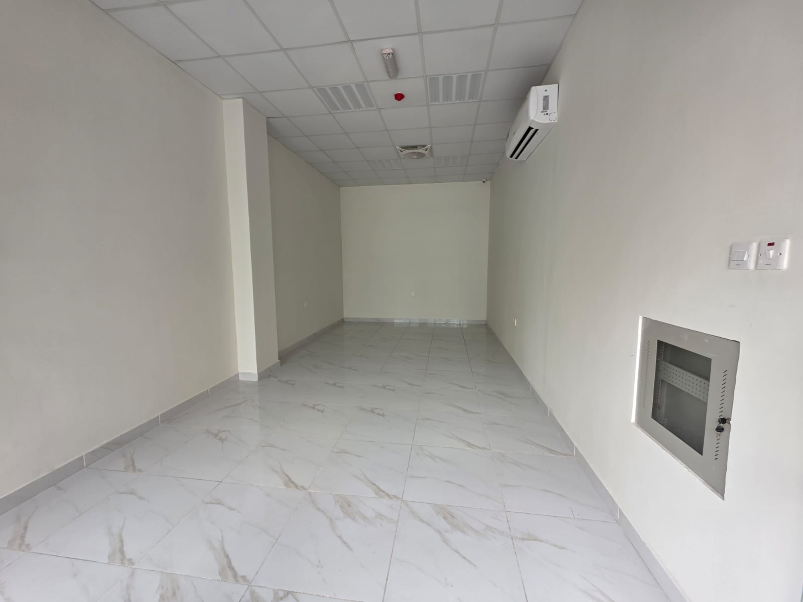 Commercial space in Al Nuaimiya, prime location close to all services, densely populated residential area, annual rent