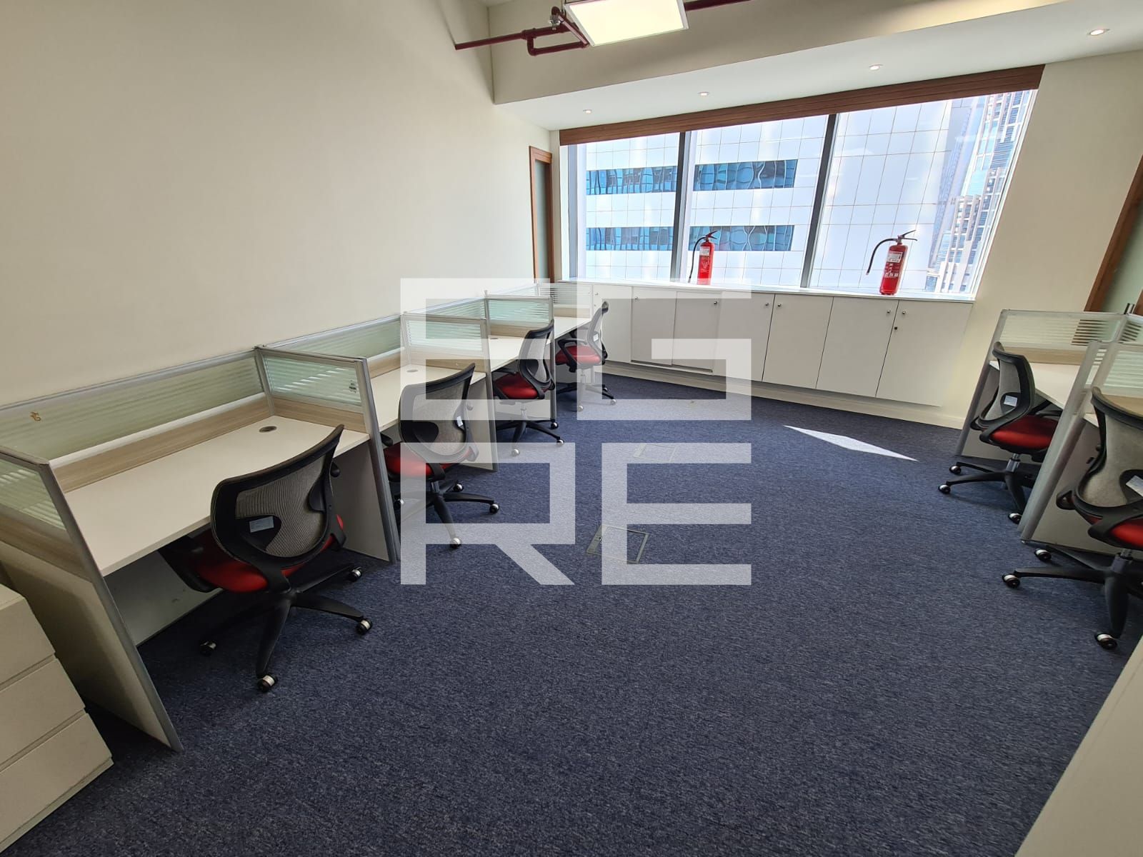 Fully Furnished | Bright Unit | Glass Partitions