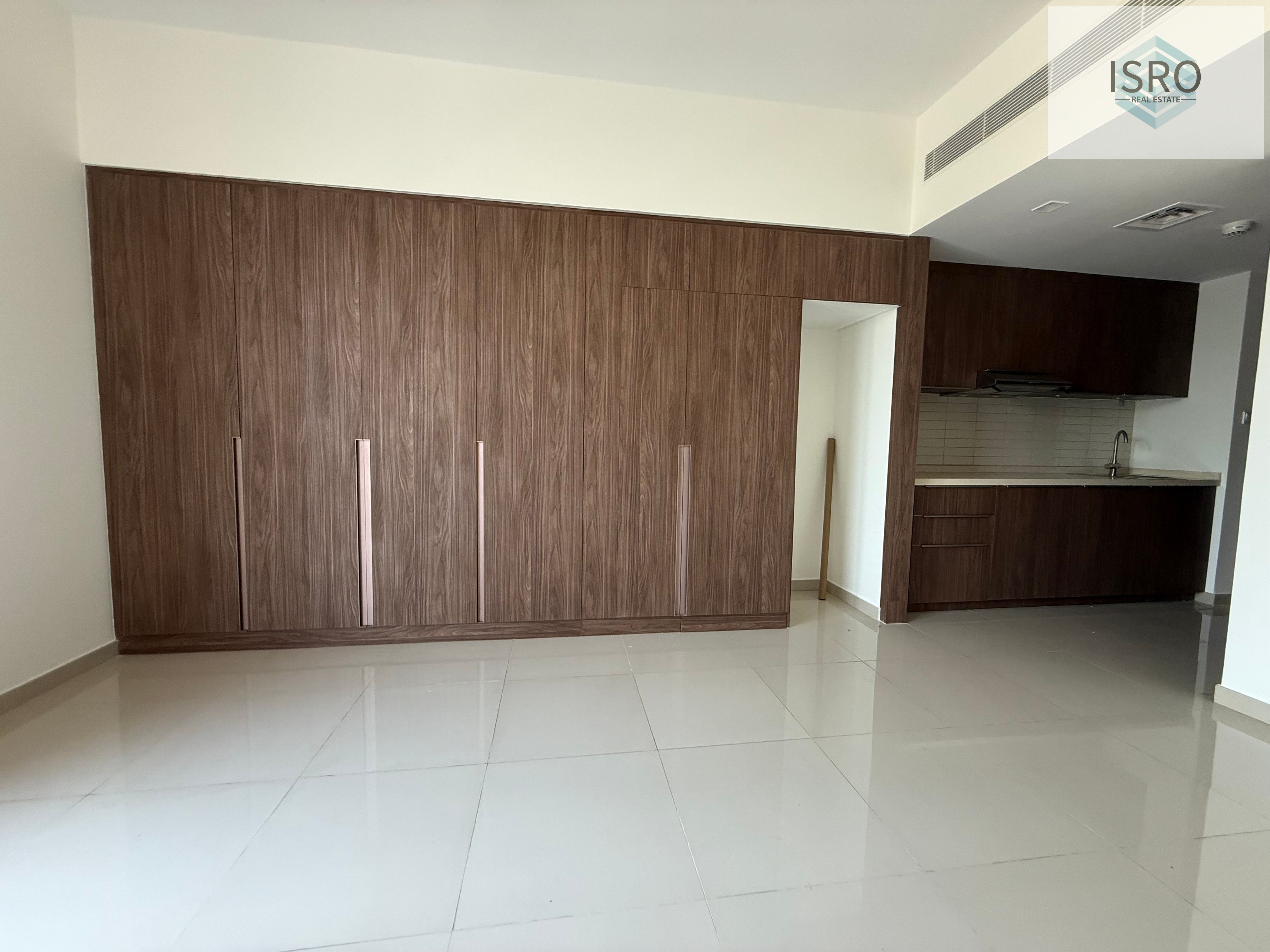 READY TO MOVE STUDIO