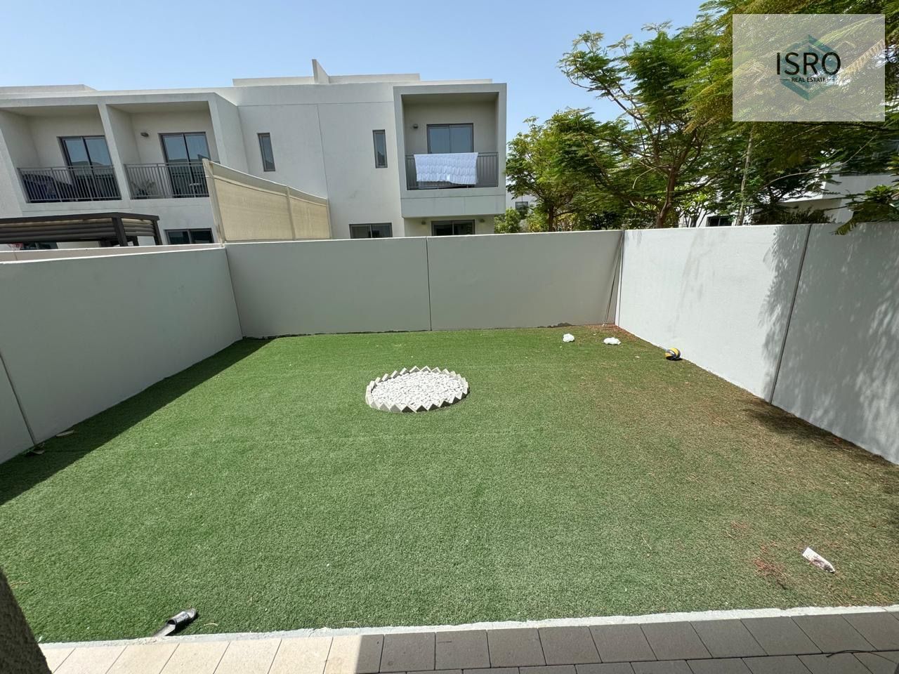 IT’S TIME TO BUY YOUR DREAM HOME MIDDLE CORNER THREE BEDROOM TOWNHOUSE