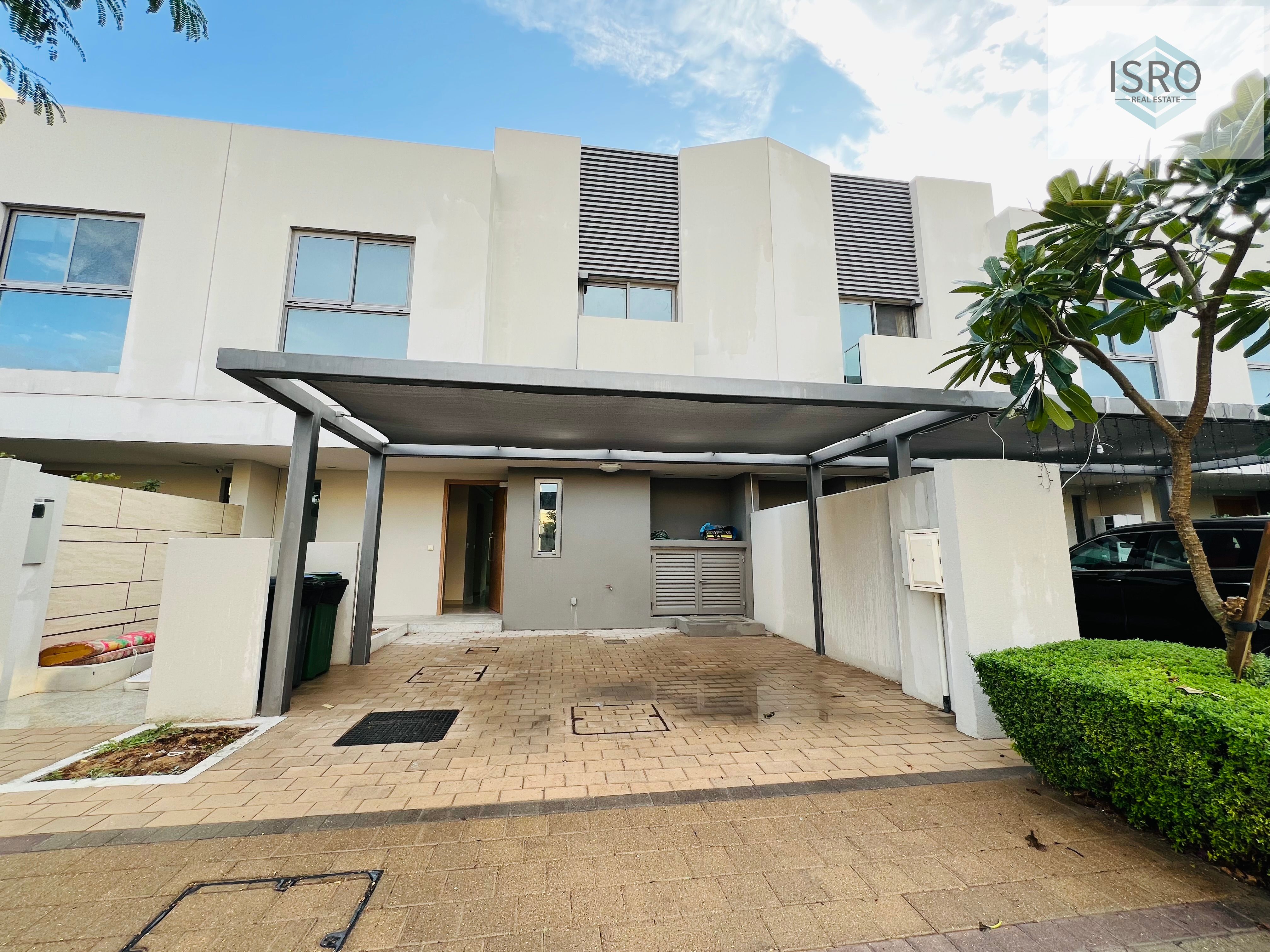 NEXT TO CLUB HOUSE READY TO MOVE 3BEDROOM WITH MAID ROOM TOWNHOUSE