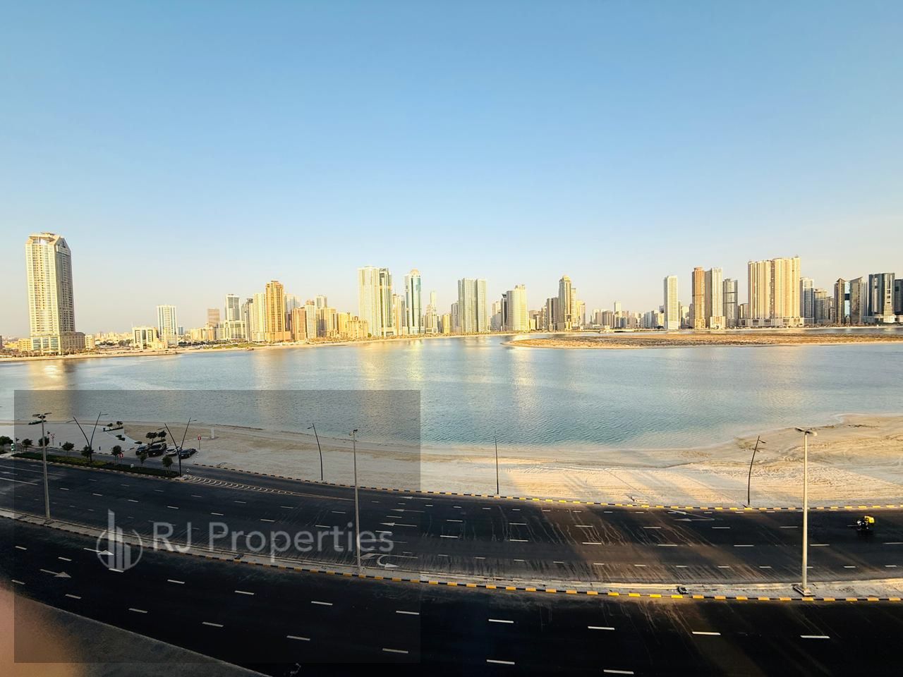 Spacious Appartment With All Emities Sea View& Maid Room