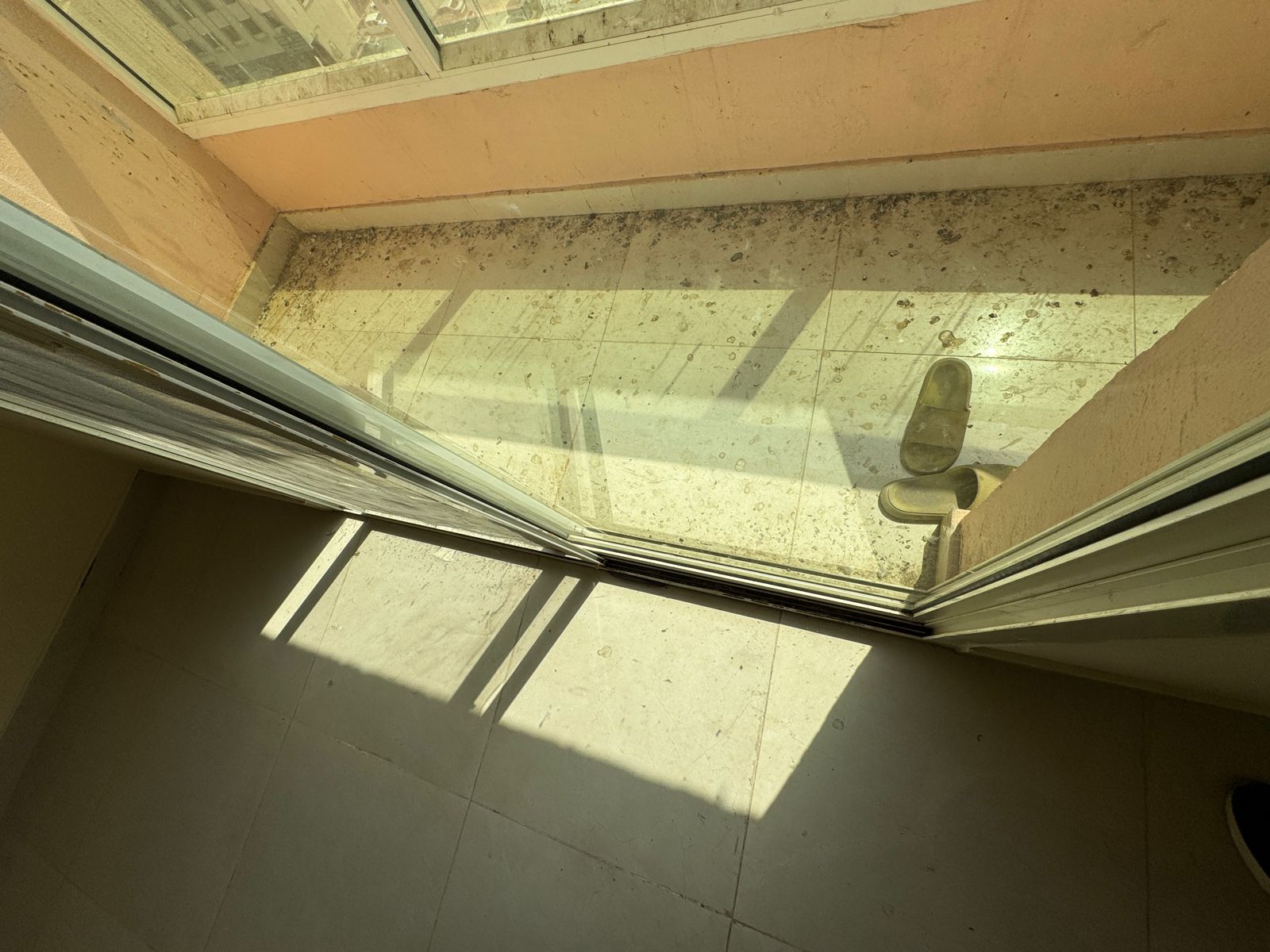 Largest space at a reasonable price. New, family-friendly building close to all services - two bedrooms and a living room.