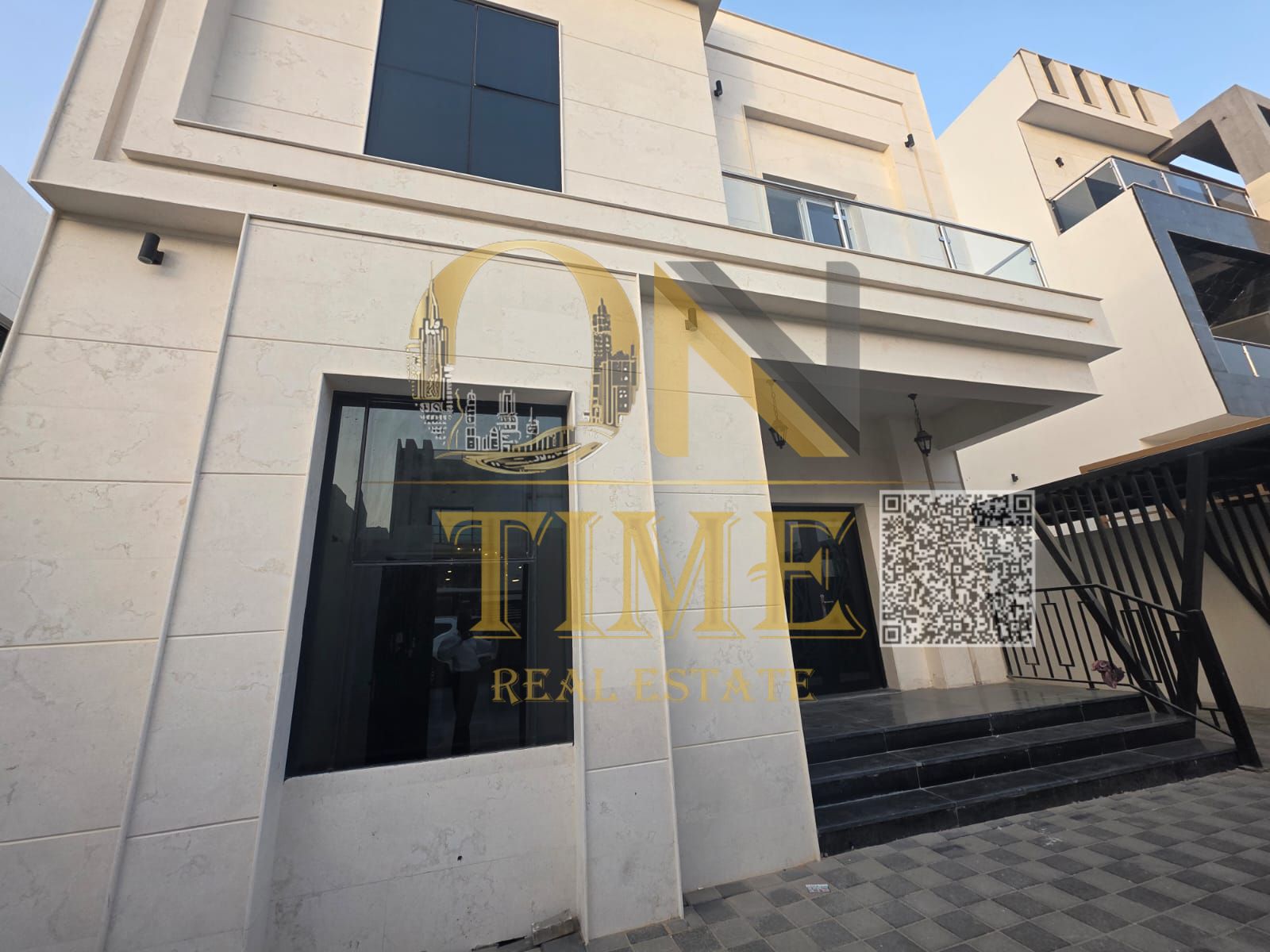 Distinctive view | Spacious areas | Modern finishing | Easy access to main roads |