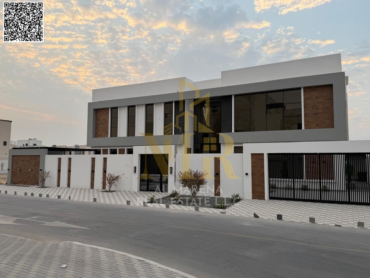 A villa with all electricity, water and air conditioning fees included, on the main street, ready to move in, in the most prestigious areas of Ajman.