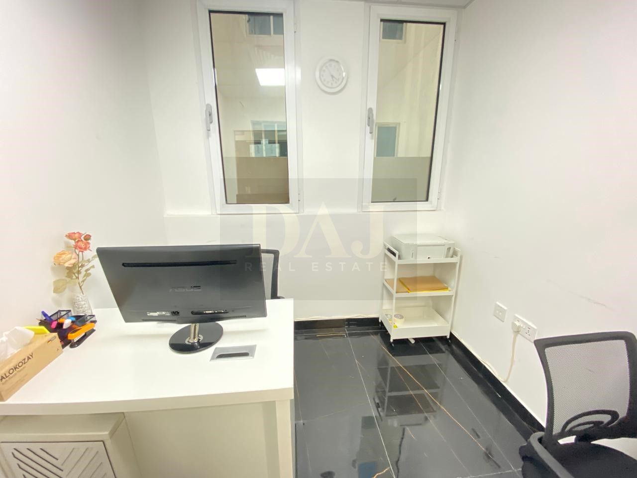 Spacious office | no Commission | near to Metro Station