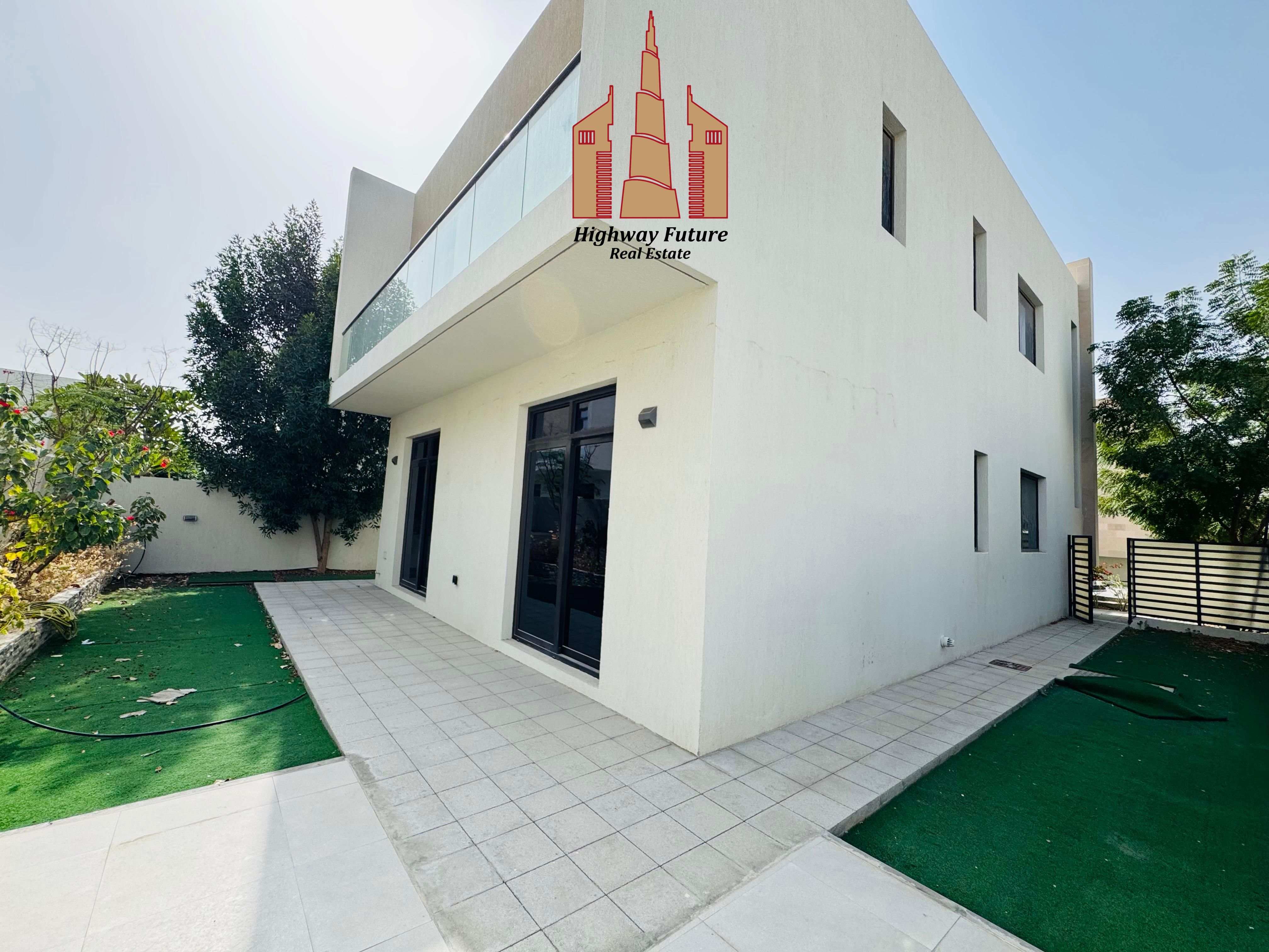 Luxurious 4BR Villa+Maid Room||Spacious Unit
