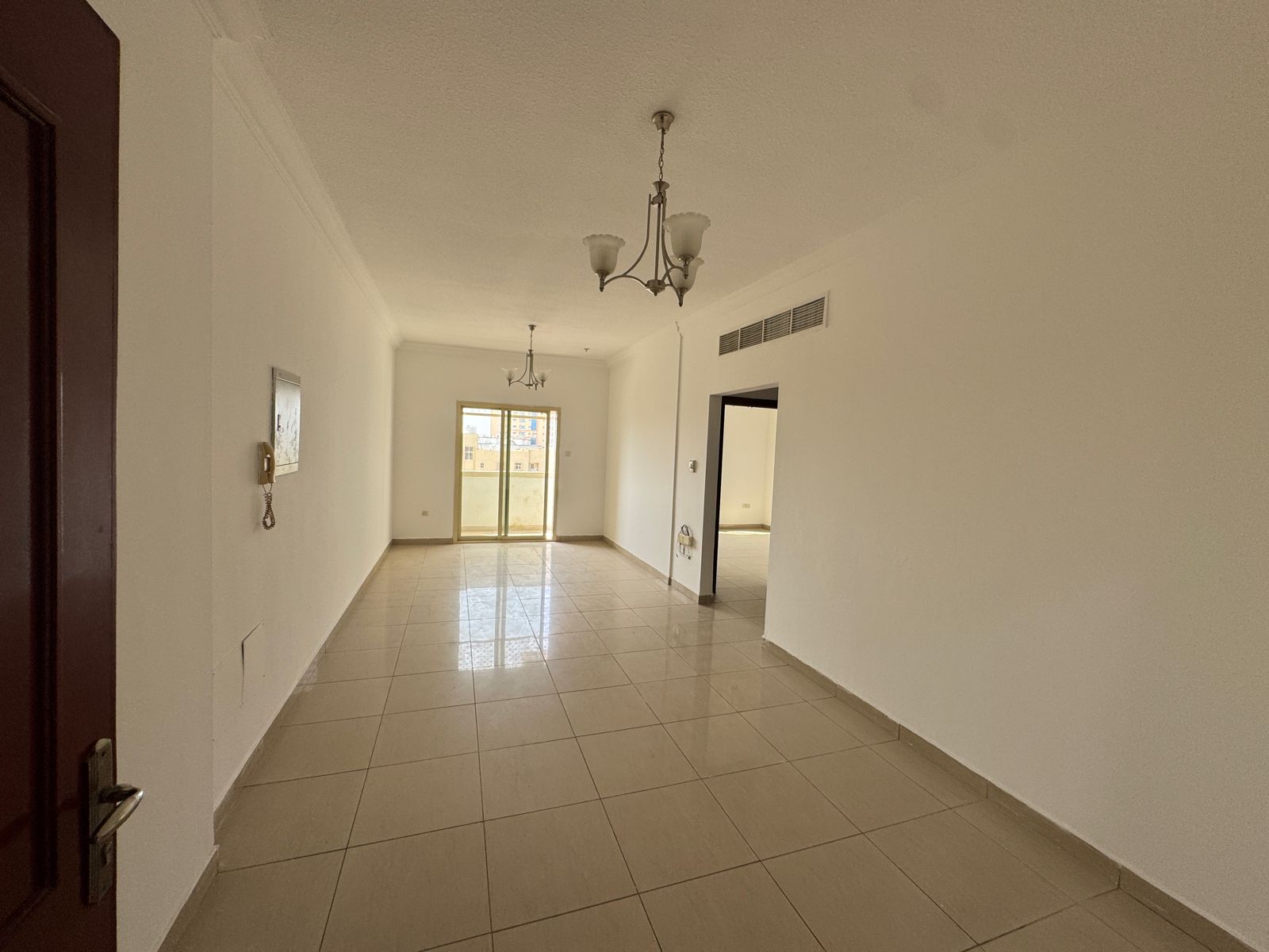 One-bedroom apartment for rent in Al Nuaimiya 3, close to all daily services, next to Sharjah Cooperative Society and close to the Pakistani School.