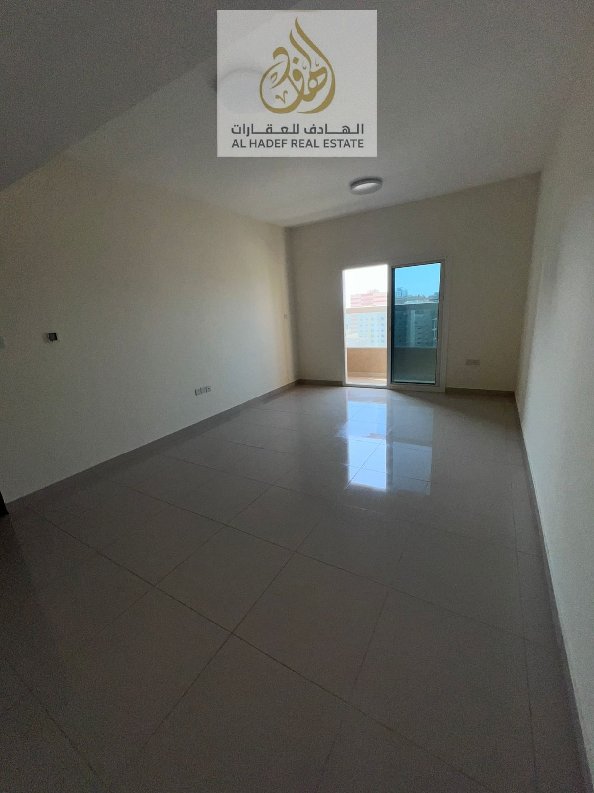 For Rent in Al Nuaimiya 1 – Ajman A spacious 1-bedroom apartment with a separate living room, perfectly located in a prime and lively area clos