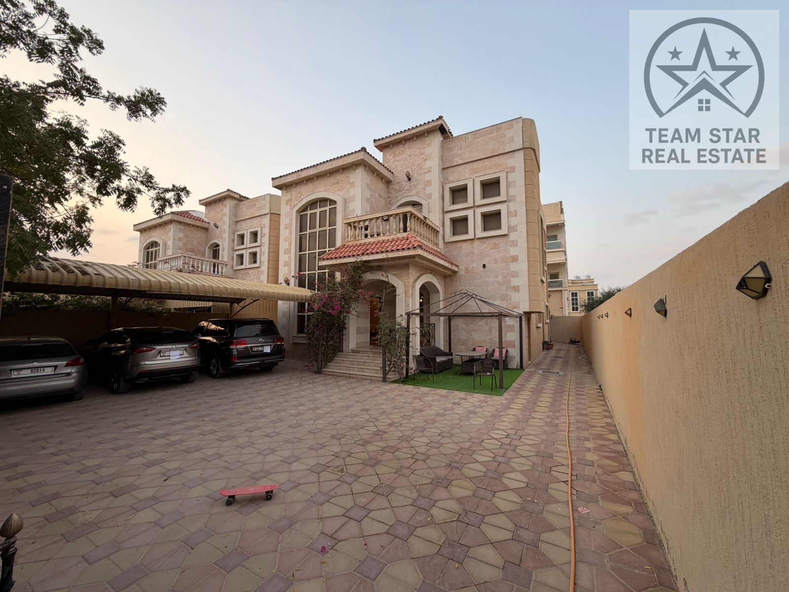 Villa with custom finishing, including water, electricity, and air conditioning