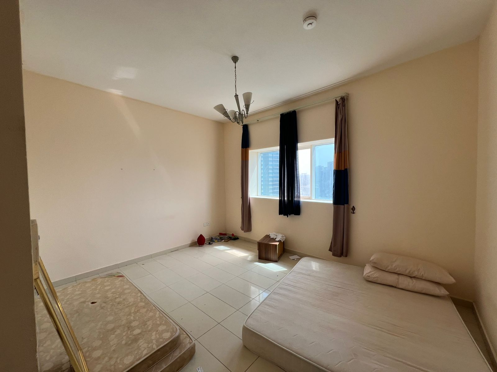 2BHK in Al Majaz 3 with parking, gym and pool. Prime location near corniche and services. Ready to move in.