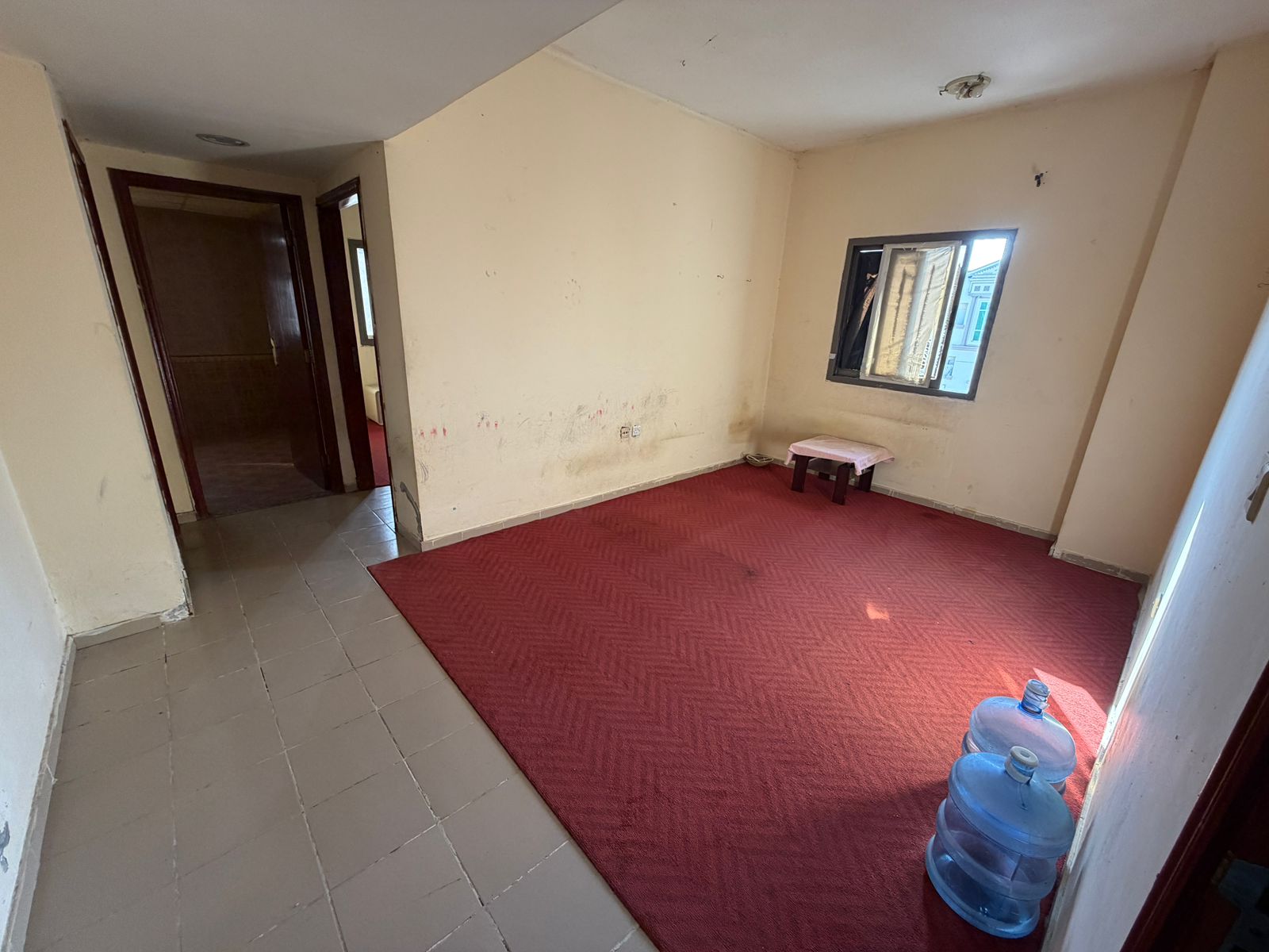 Beautiful one-bedroom apartments at the lowest prices 24,000 AED in 6 installments Al Nuaimiya, next to Afghan Kebab and Kuwait Street Central air con