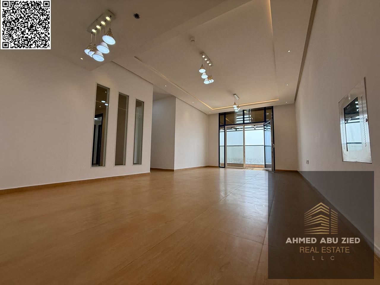 Largest and most elegant 3BR apartment with hall, 2 baths, hotel finish, central AC, equipped kitchen, balcony, open view, near all services.