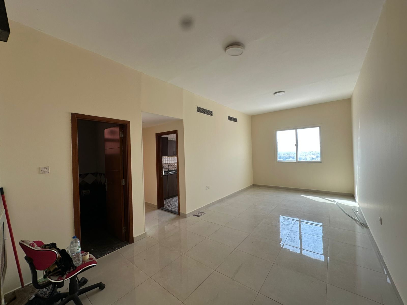 One bedroom and a living room, two bathrooms in Al-Rawda 1, behind Al-Hamidiyah Police, central gas