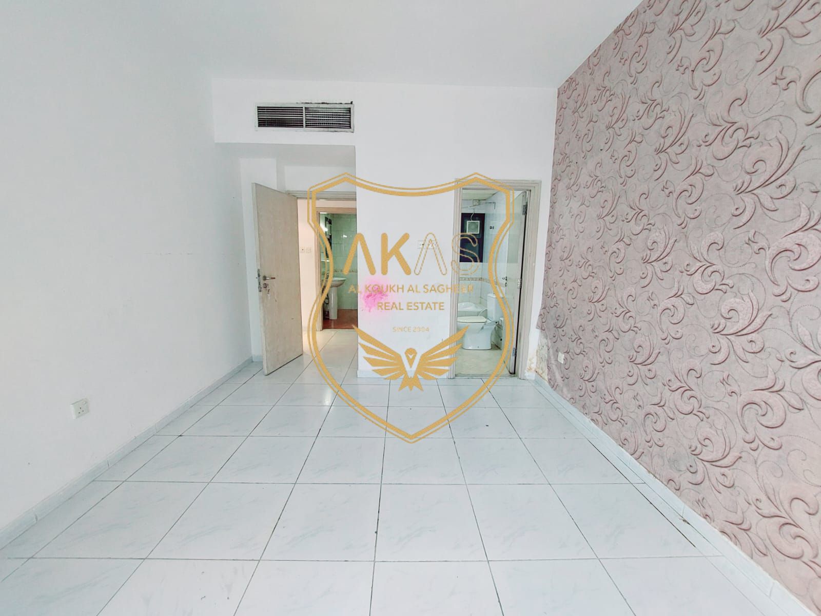 CHILLER FREE 2BHK AVAILABLE FOR FAMILY